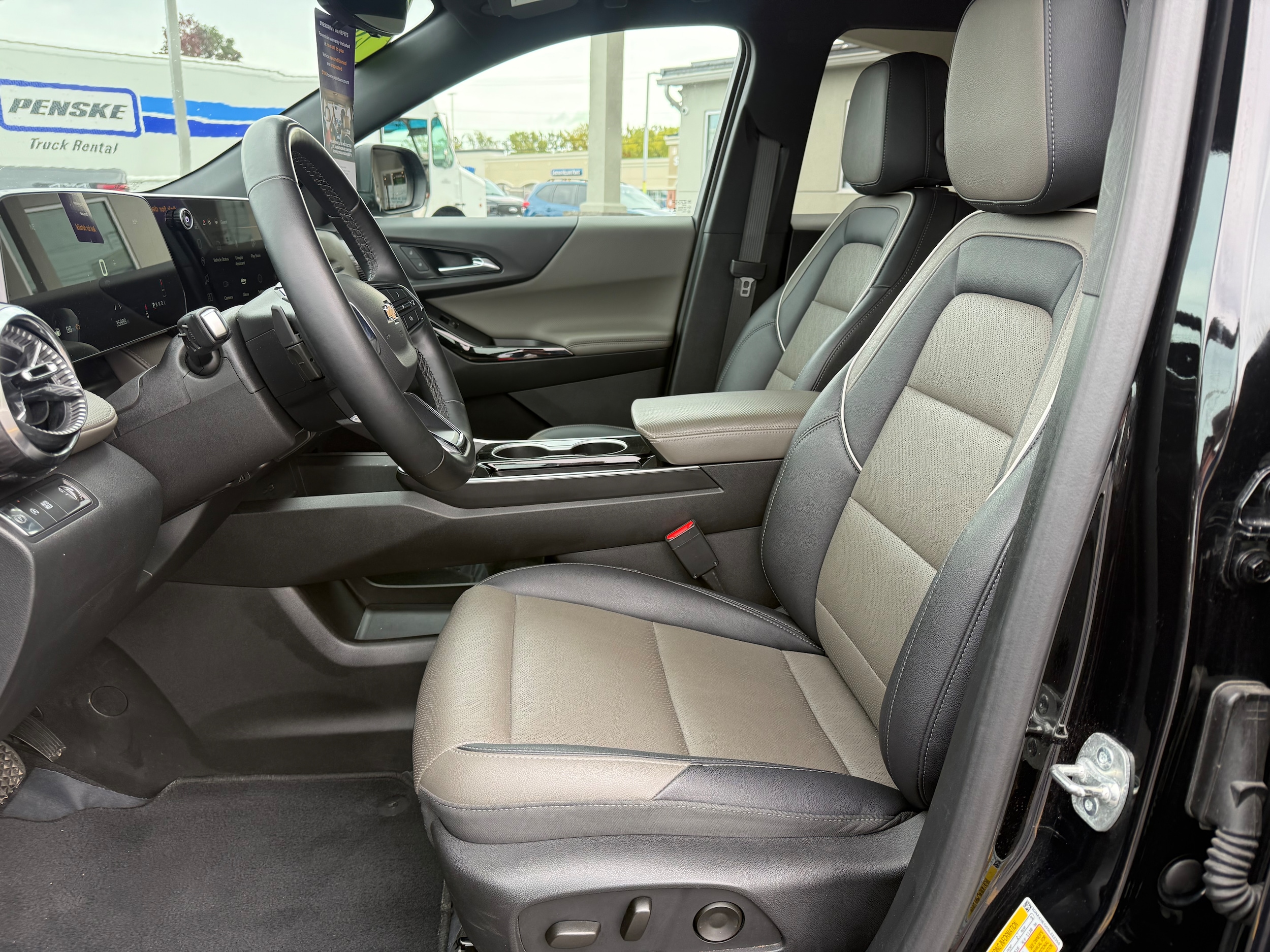 2025 Chevrolet Equinox LT - Photo 8
