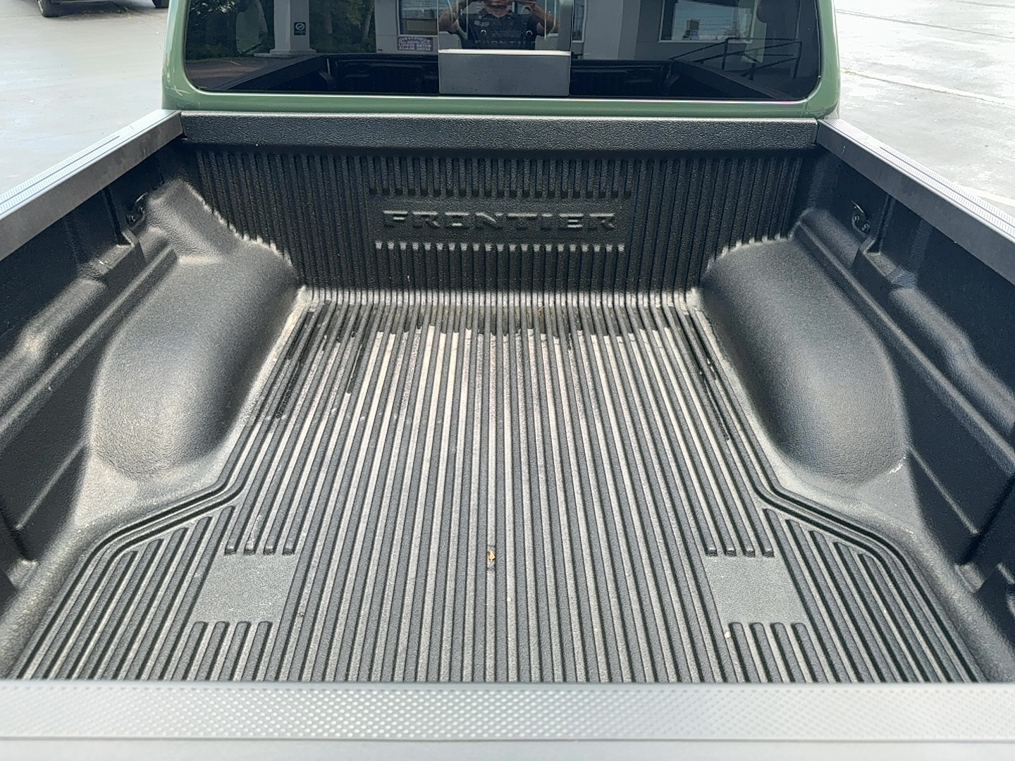 2025 Nissan Frontier SV - Photo 5