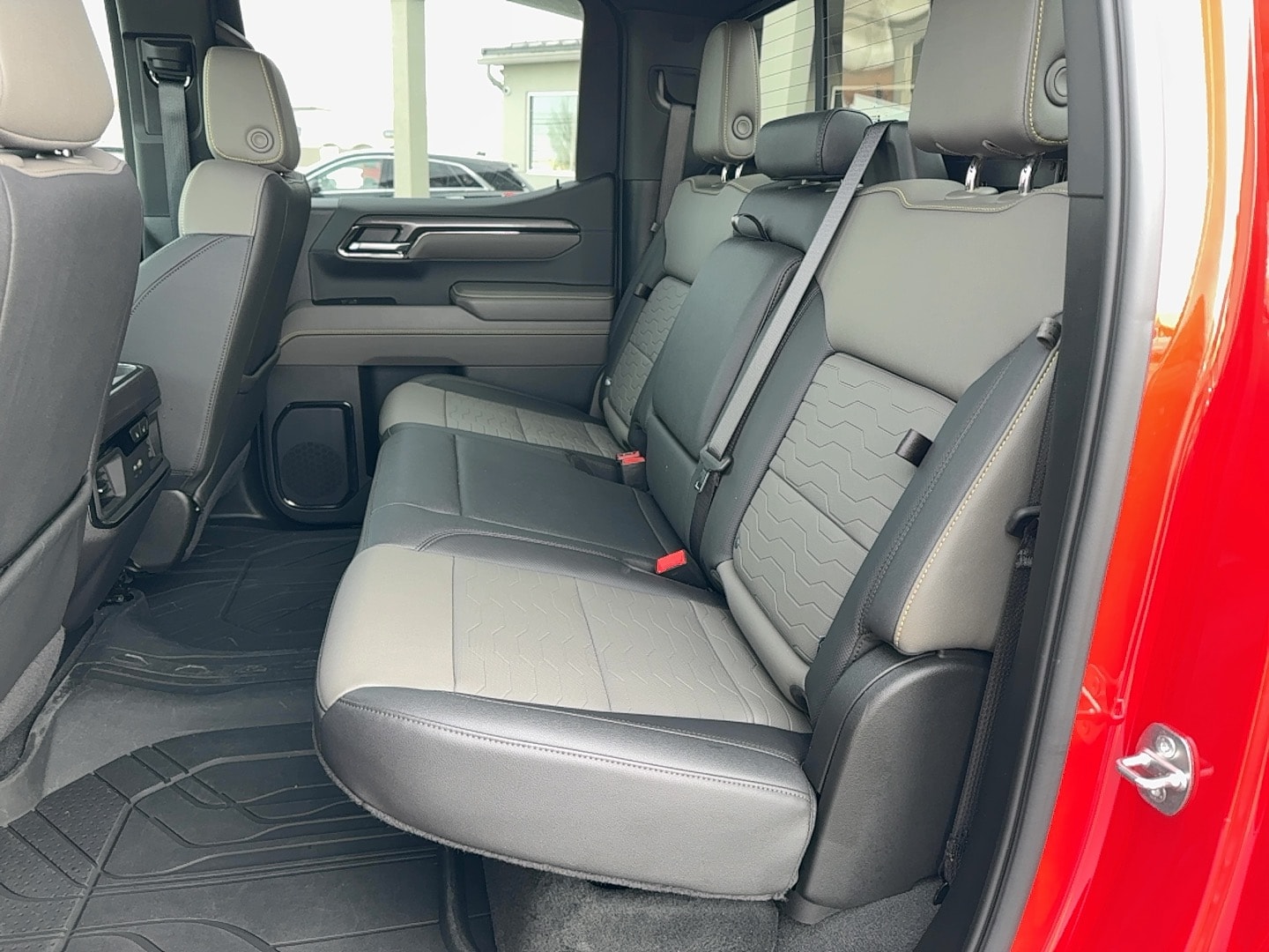 2024 Chevrolet Silverado 1500 ZR2 - Photo 32