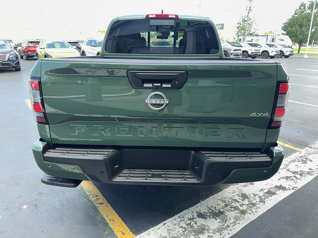 Used 2025 Nissan Frontier SV Crew Cab 4x4 SV