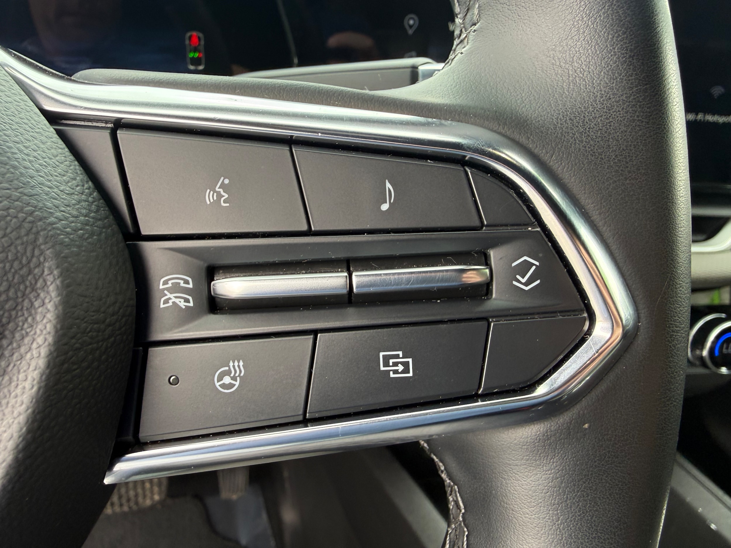 2025 Chevrolet Equinox LT - Photo 12
