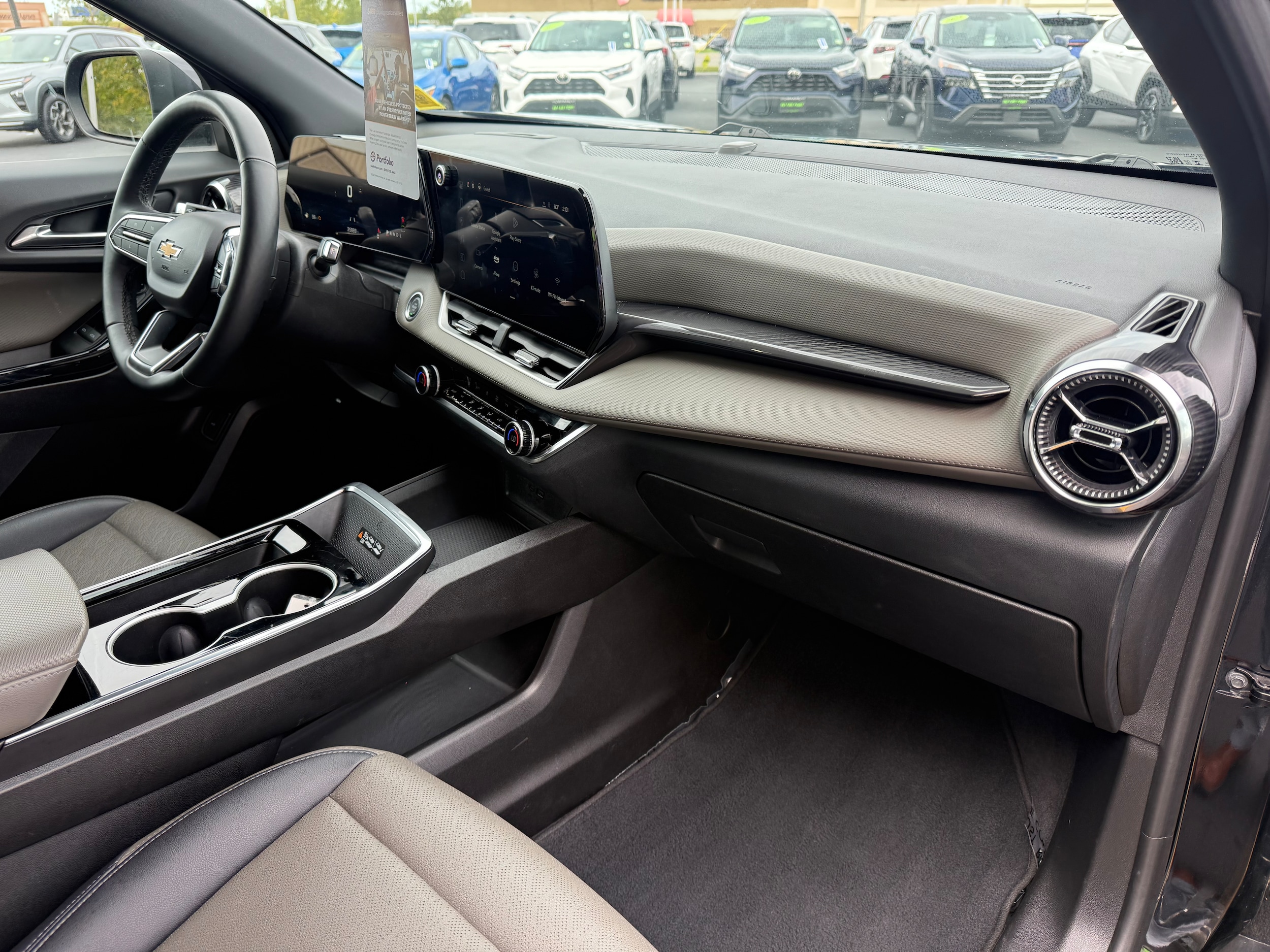 2025 Chevrolet Equinox LT - Photo 24