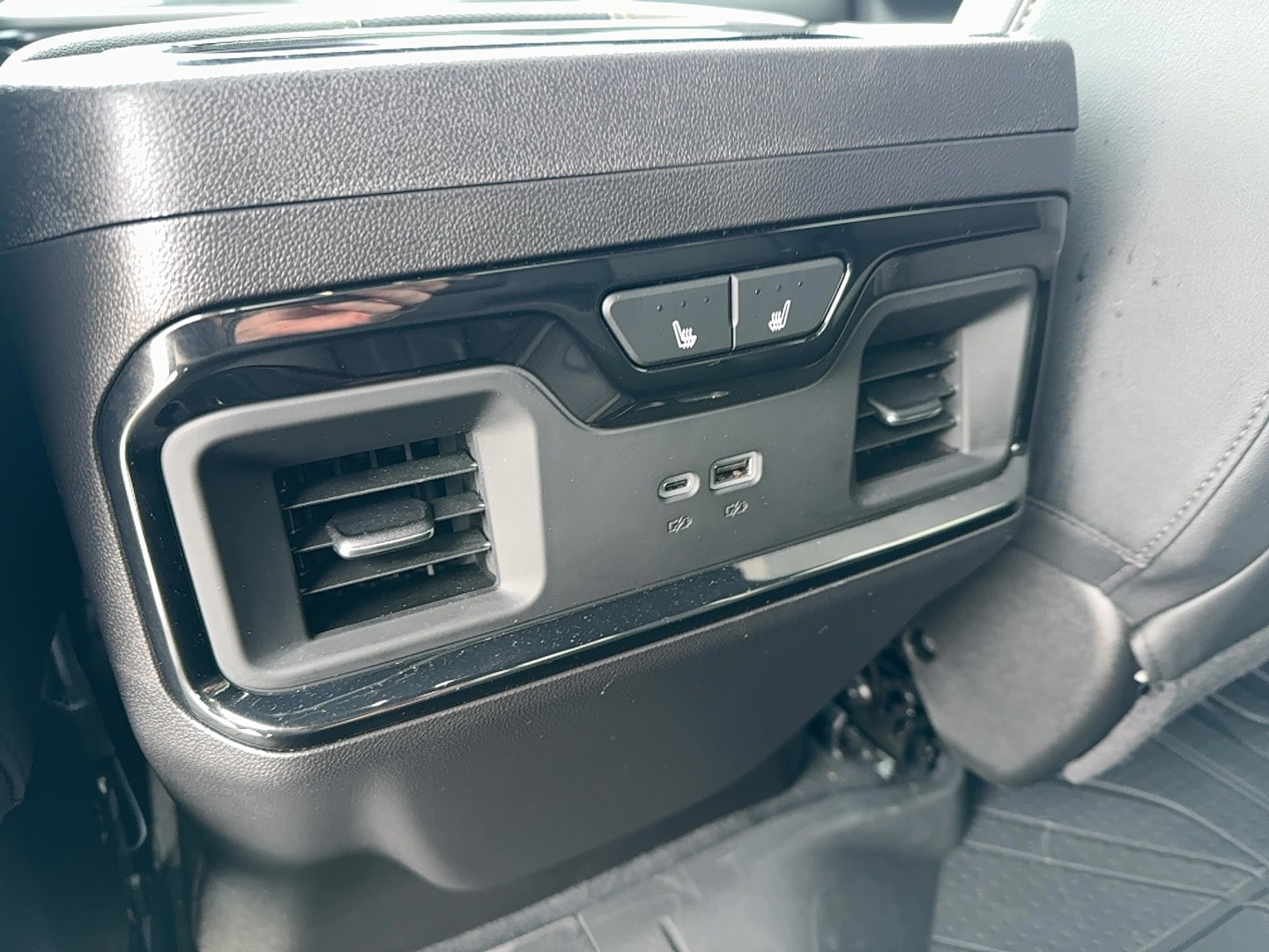 2024 Chevrolet Silverado 1500 ZR2 - Photo 33