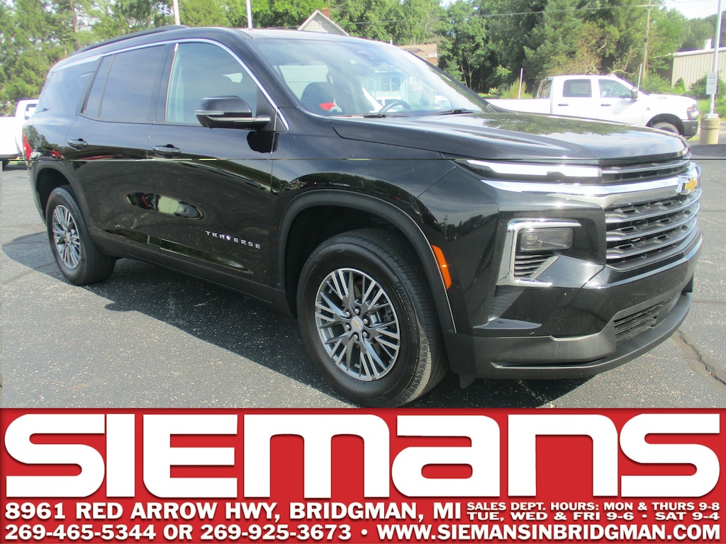 Used 2024 Chevrolet Traverse AWD LT SUV
