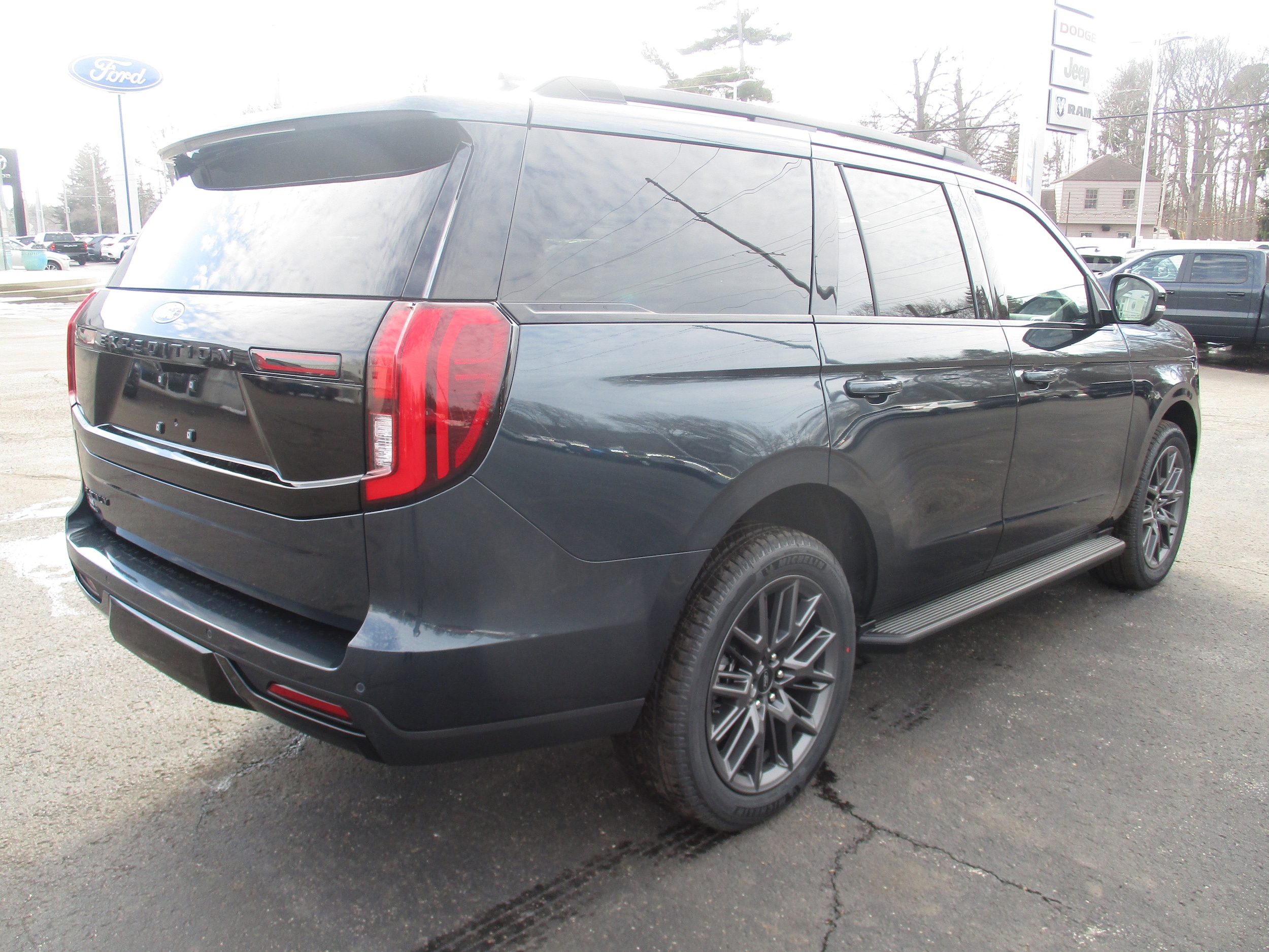2026 Ford Expedition Platinum - Photo 6
