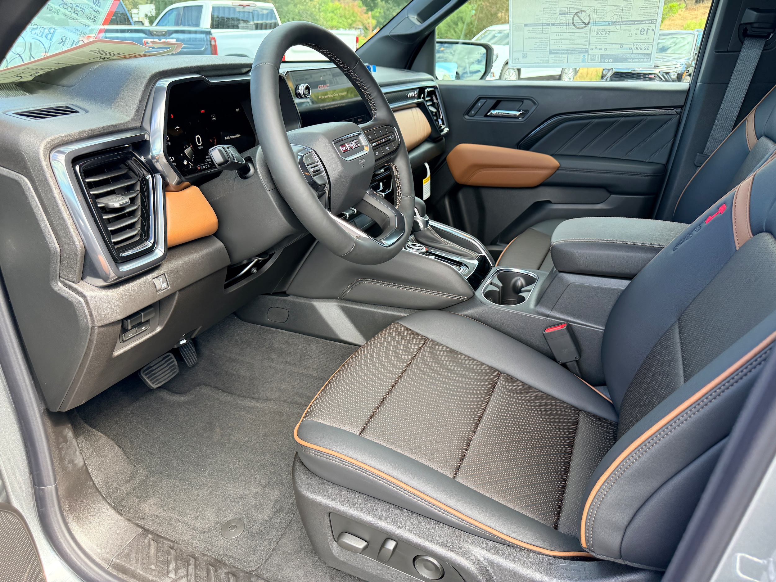 2026 GMC Canyon AT4 - Photo 11
