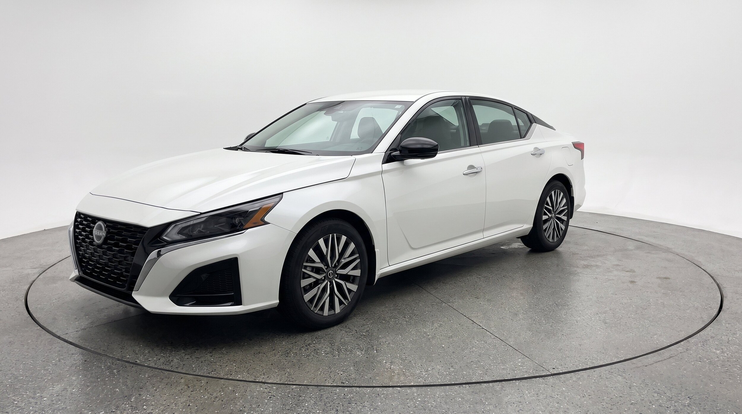 Thumbnail: 2025 Nissan Altima - 3