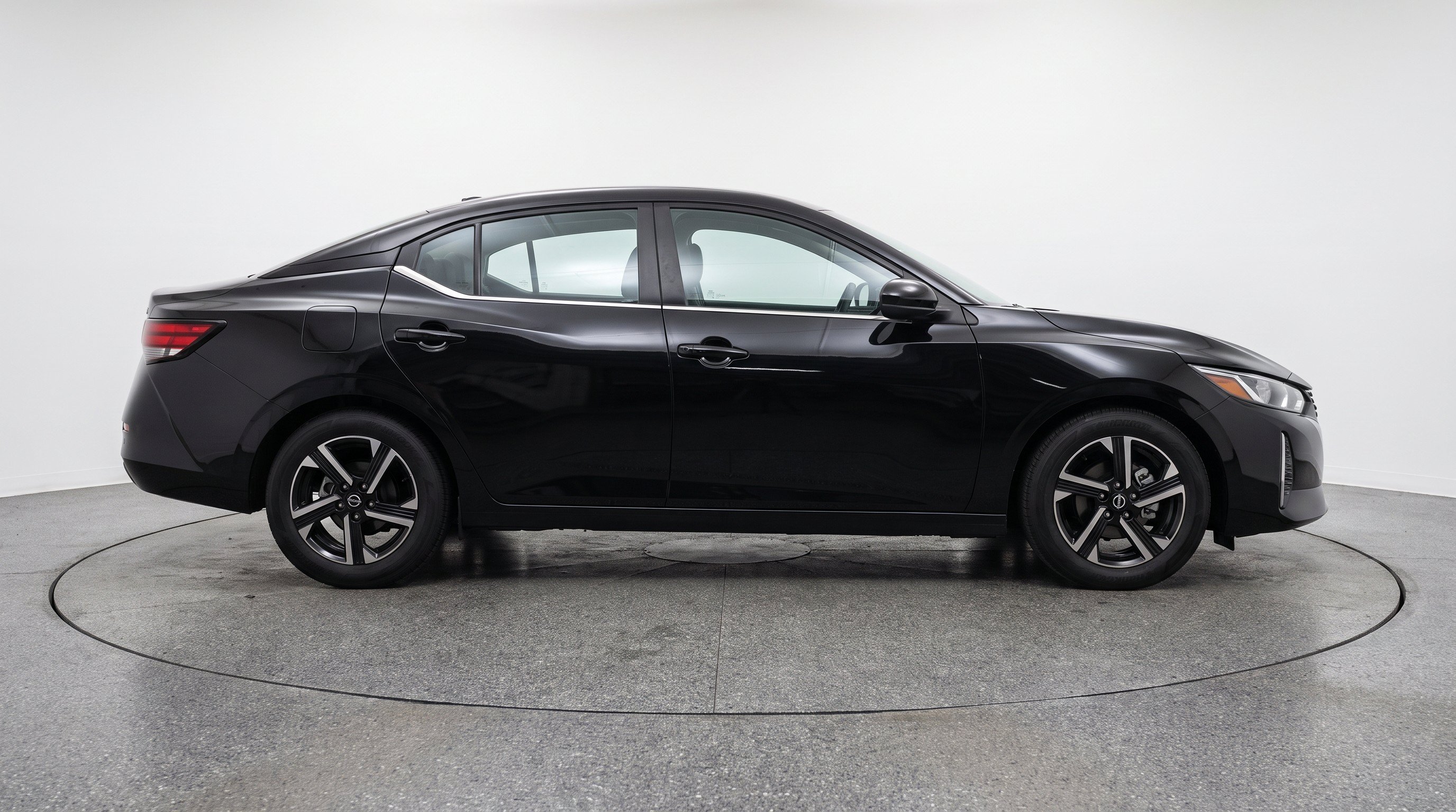 Thumbnail: 2025 Nissan Sentra - 10