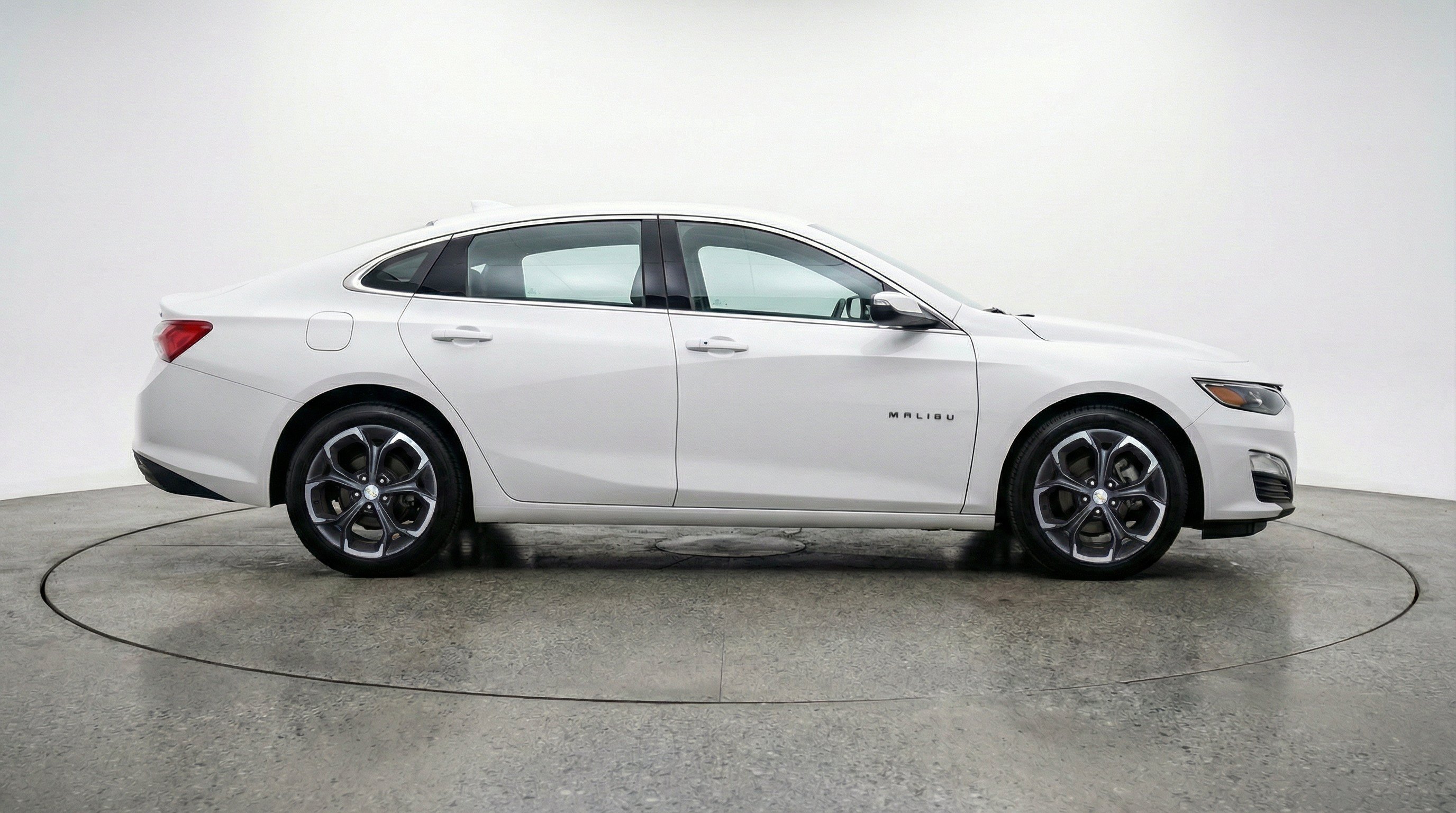 Thumbnail: 2024 Chevrolet Malibu - 11
