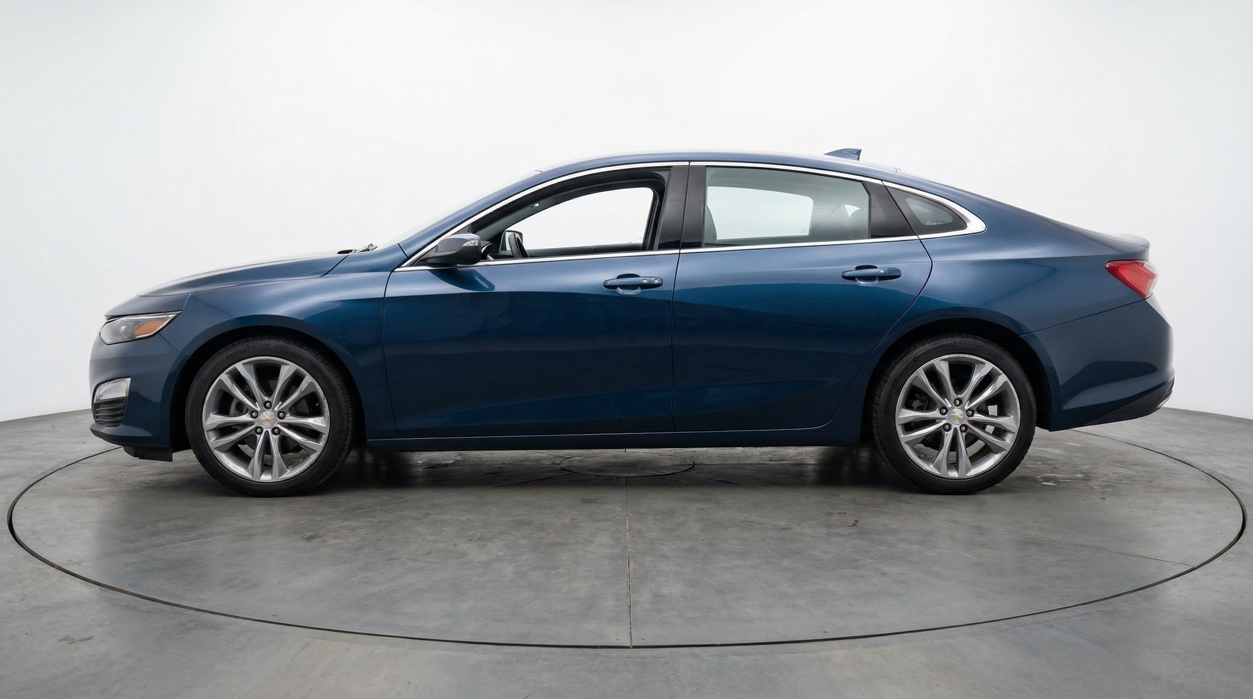 Thumbnail: 2024 Chevrolet Malibu - 5