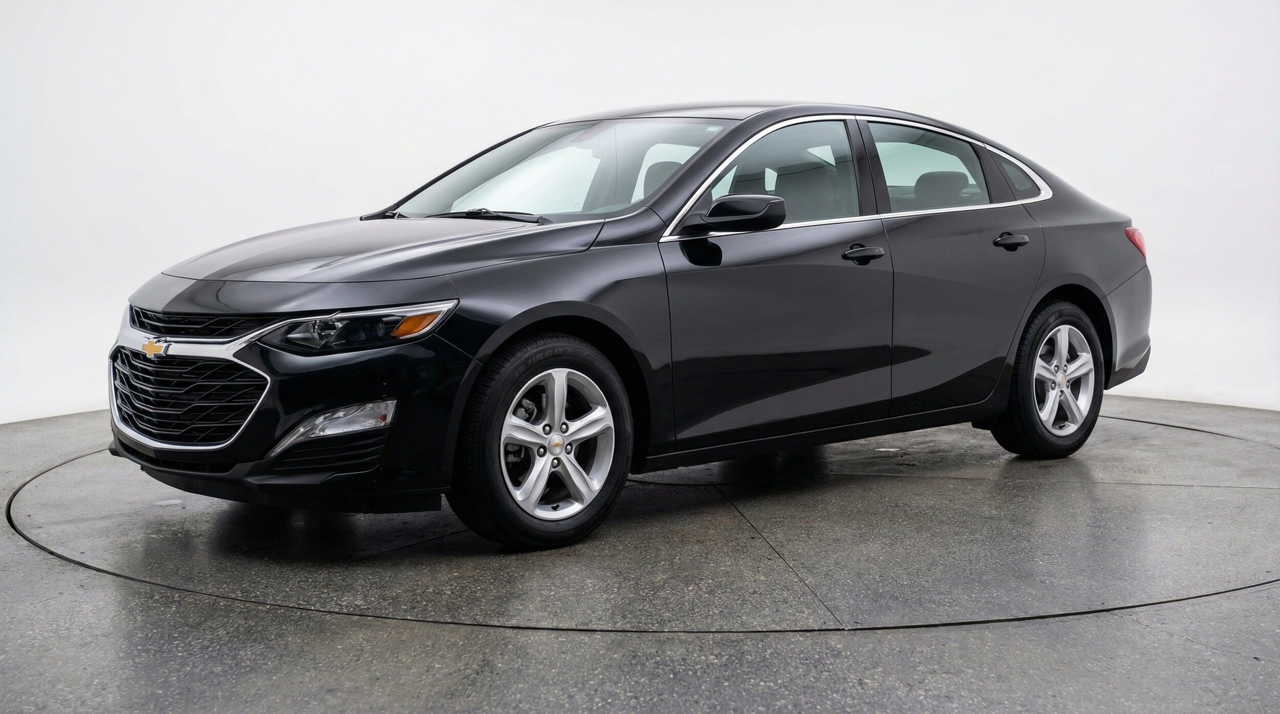 Thumbnail: 2024 Chevrolet Malibu - 3