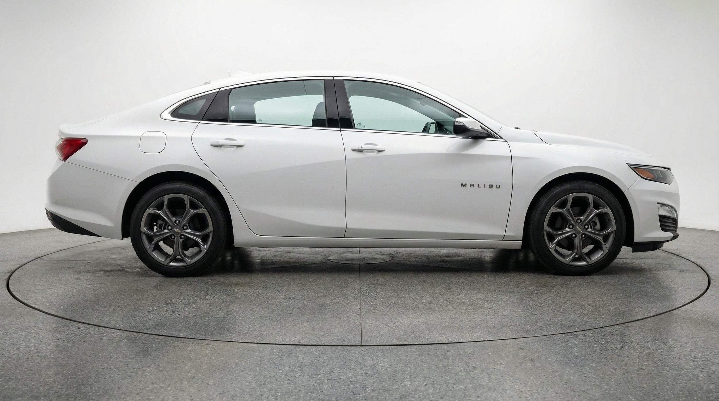 Thumbnail: 2024 Chevrolet Malibu - 11