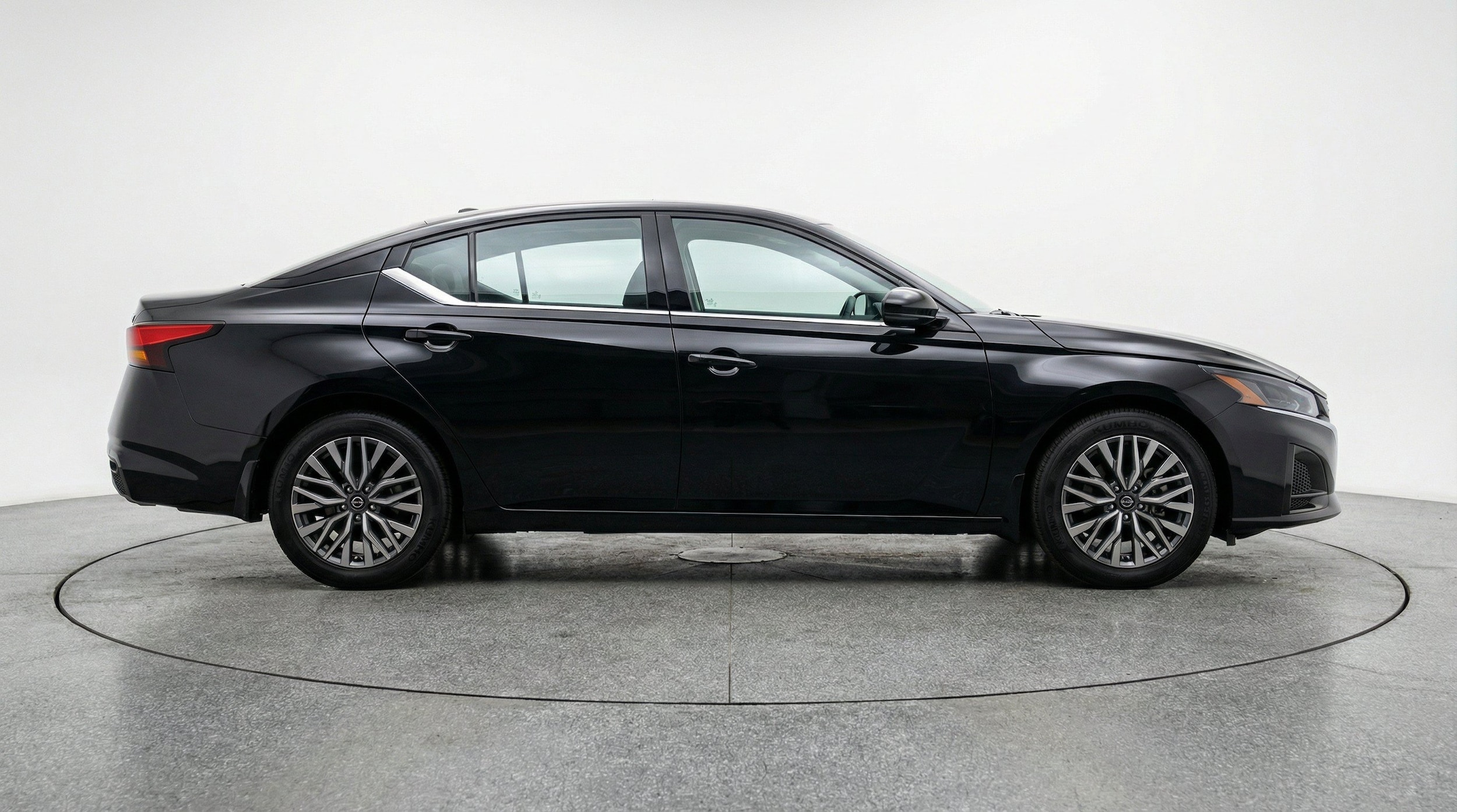 Thumbnail: 2025 Nissan Altima - 10