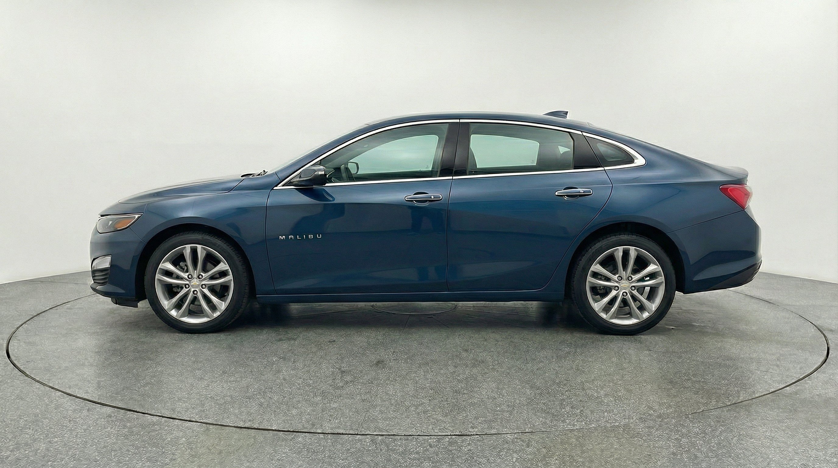 Thumbnail: 2024 Chevrolet Malibu - 5