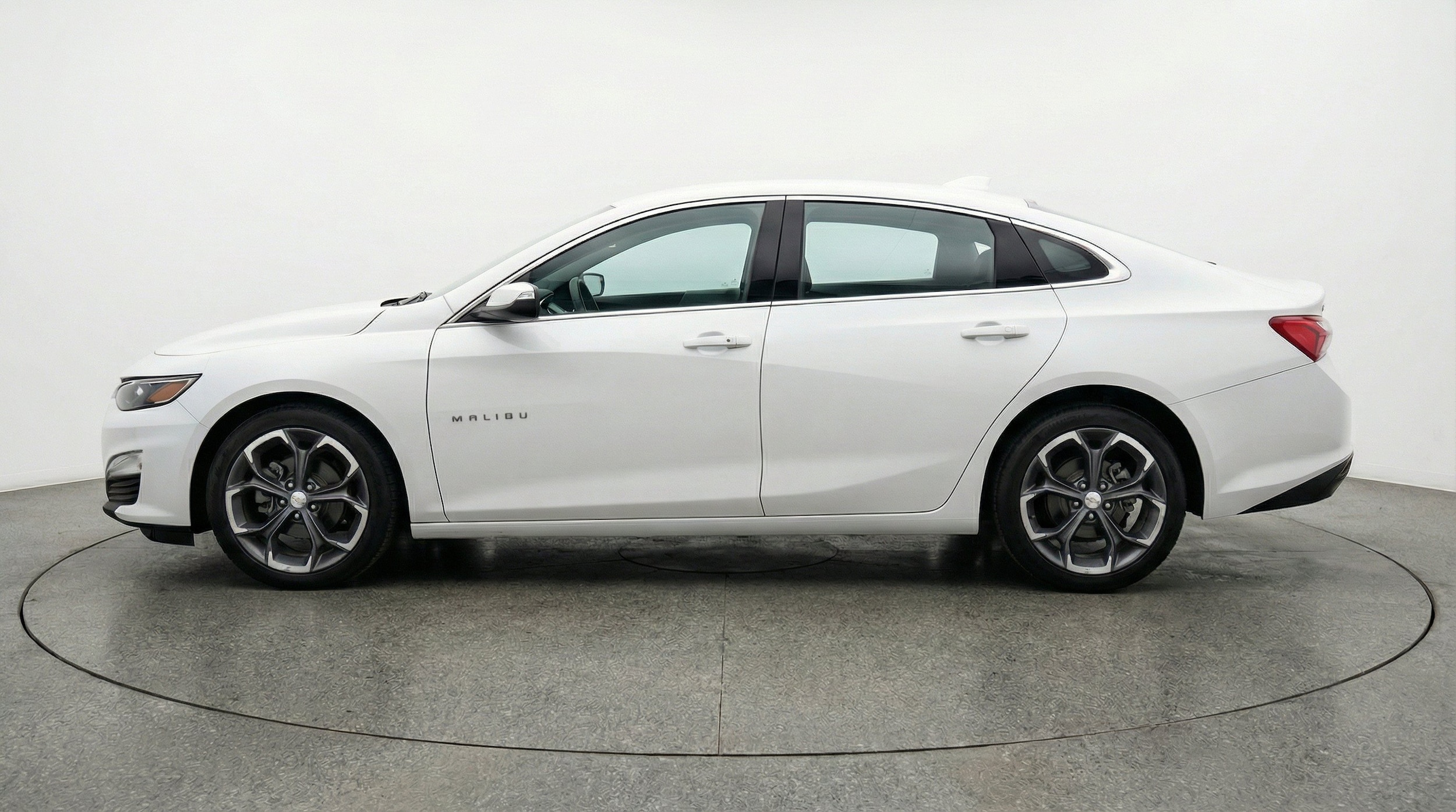 Thumbnail: 2024 Chevrolet Malibu - 5