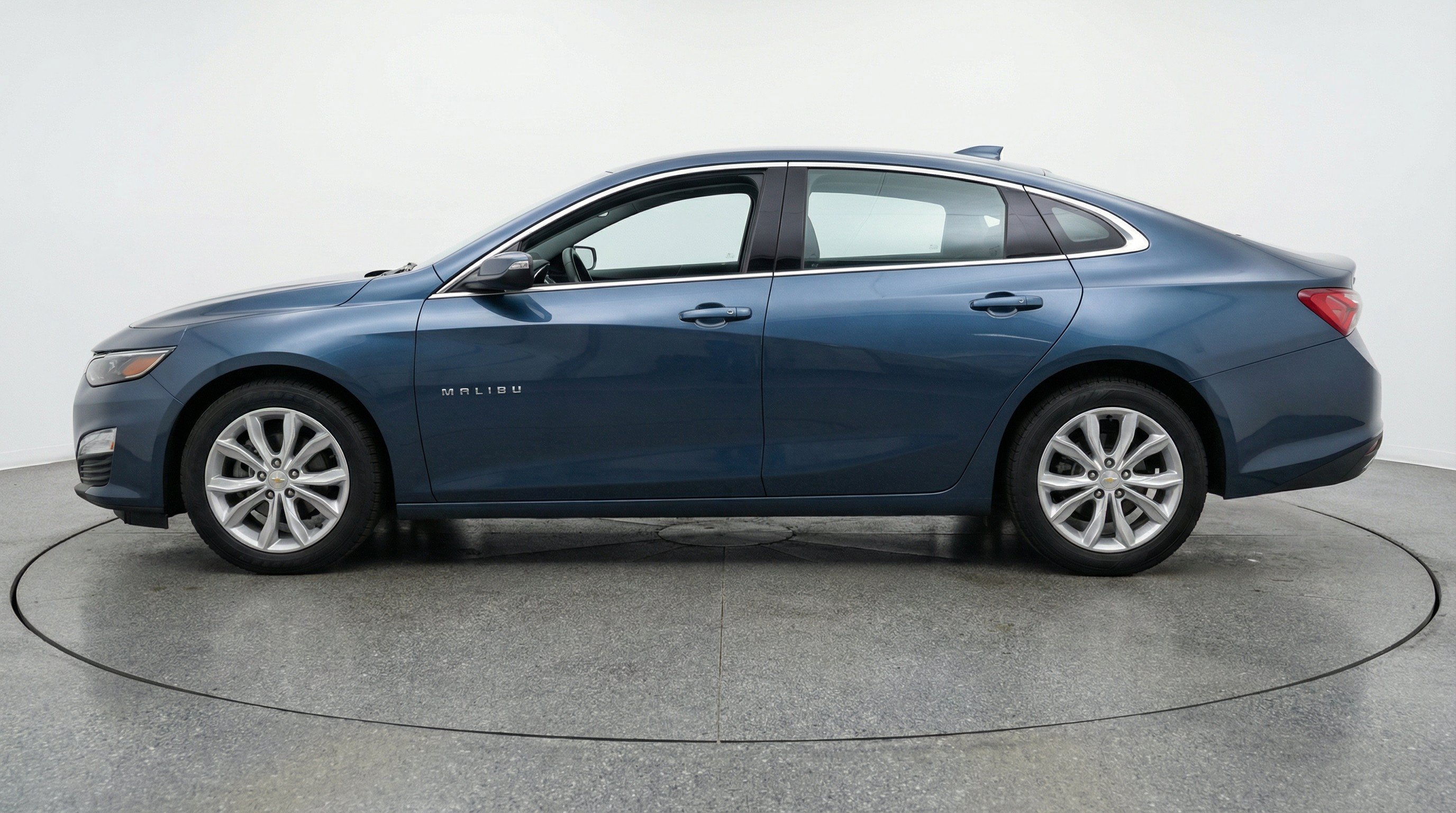 Thumbnail: 2024 Chevrolet Malibu - 5