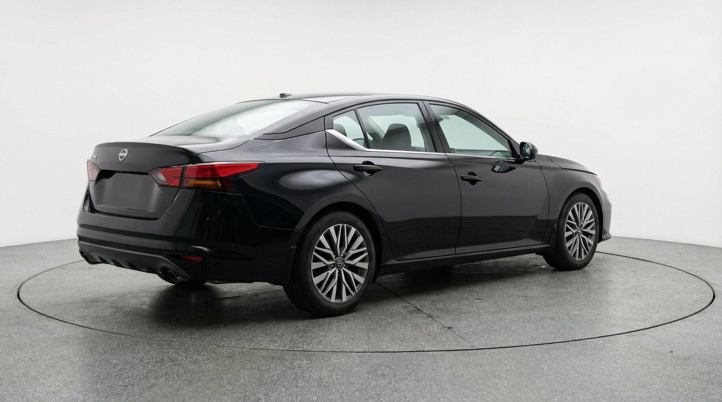 Thumbnail: 2025 Nissan Altima - 9