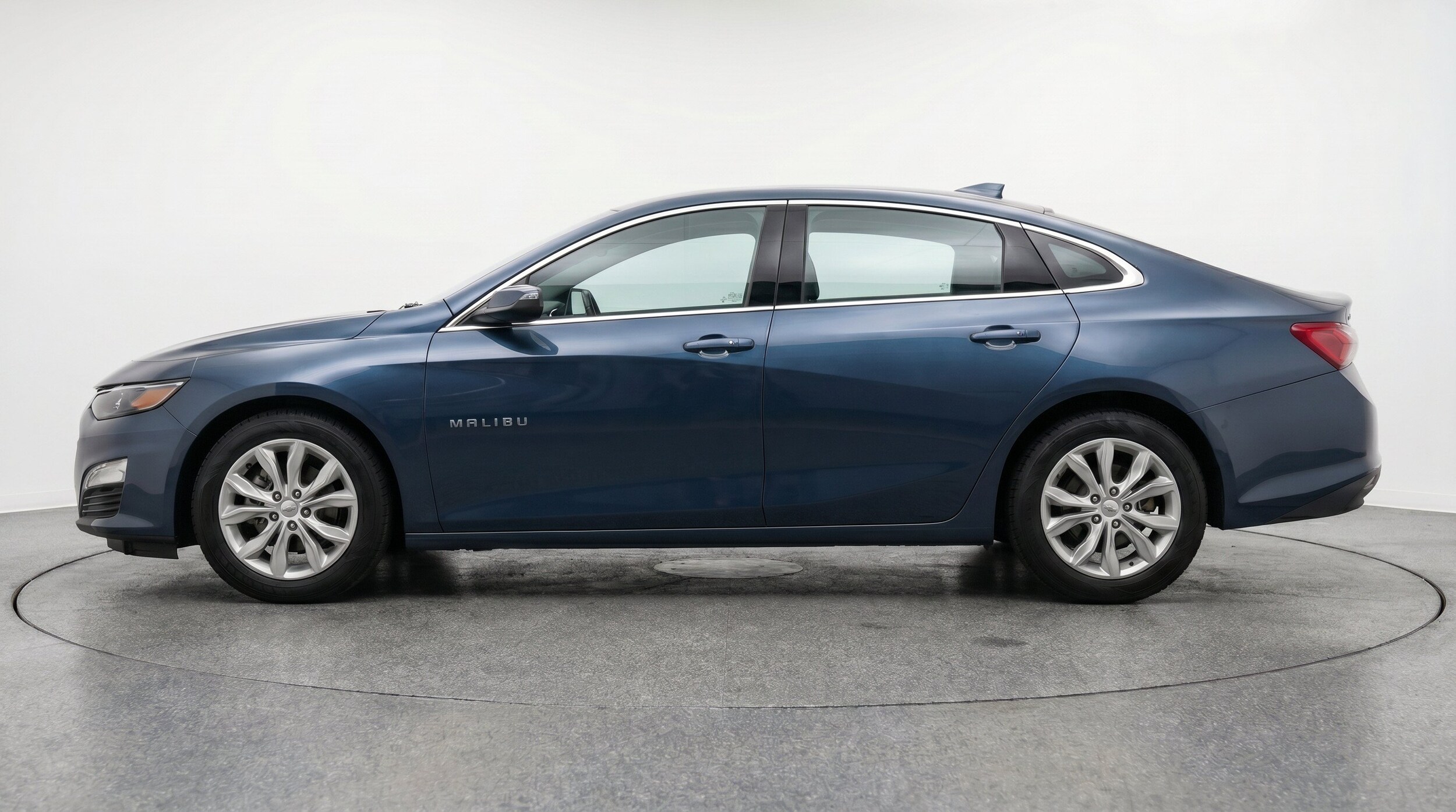 Thumbnail: 2024 Chevrolet Malibu - 5
