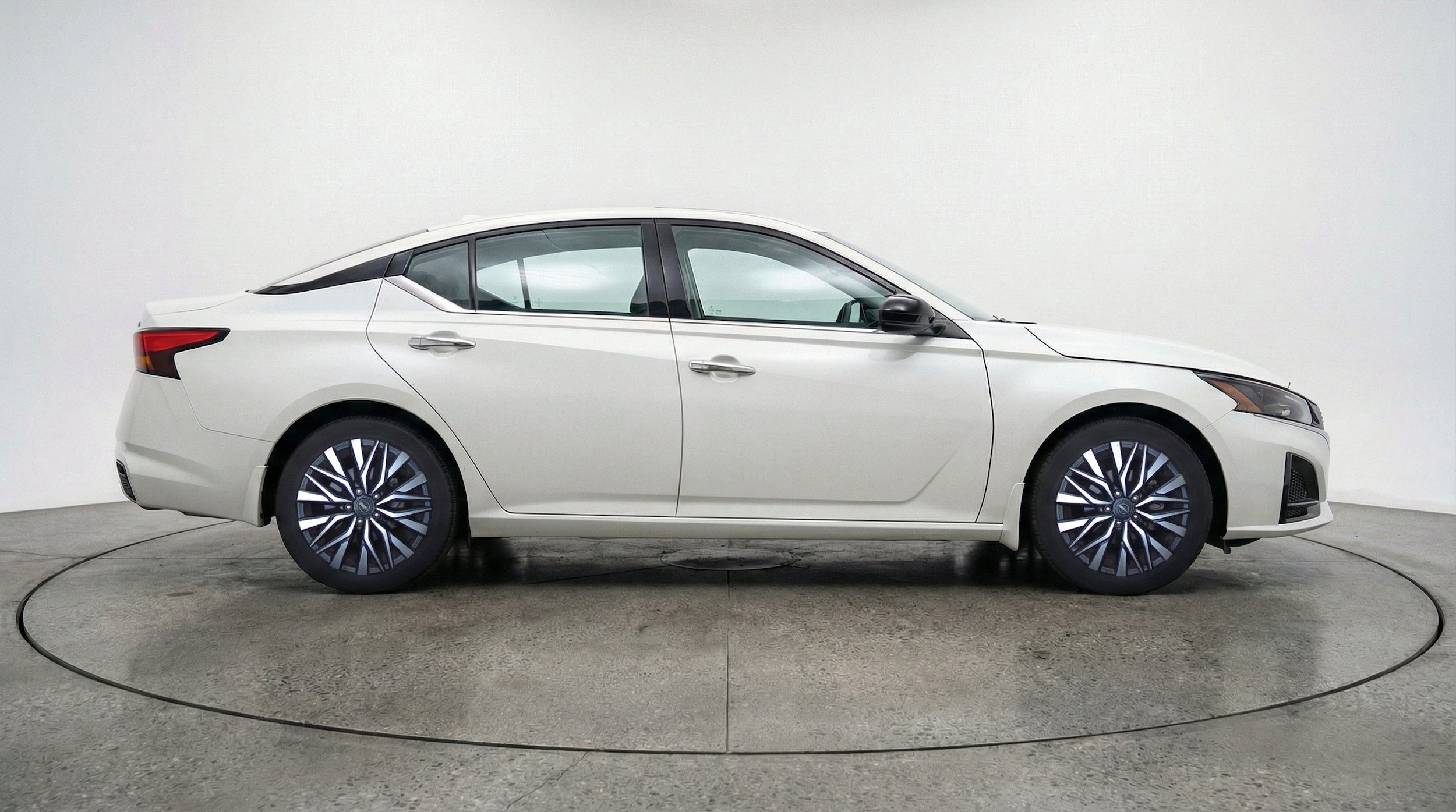 Thumbnail: 2025 Nissan Altima - 10
