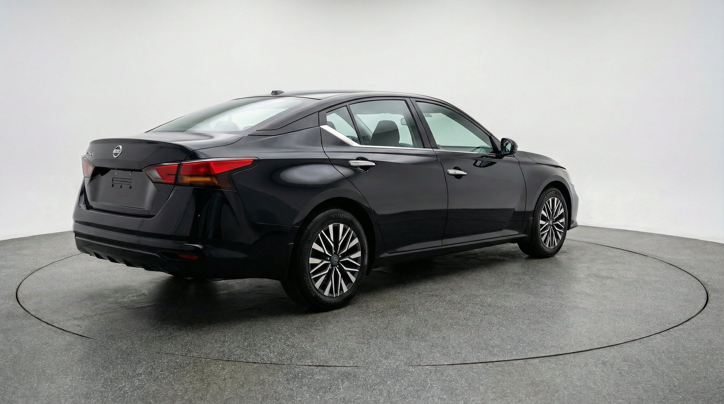 Thumbnail: 2025 Nissan Altima - 9