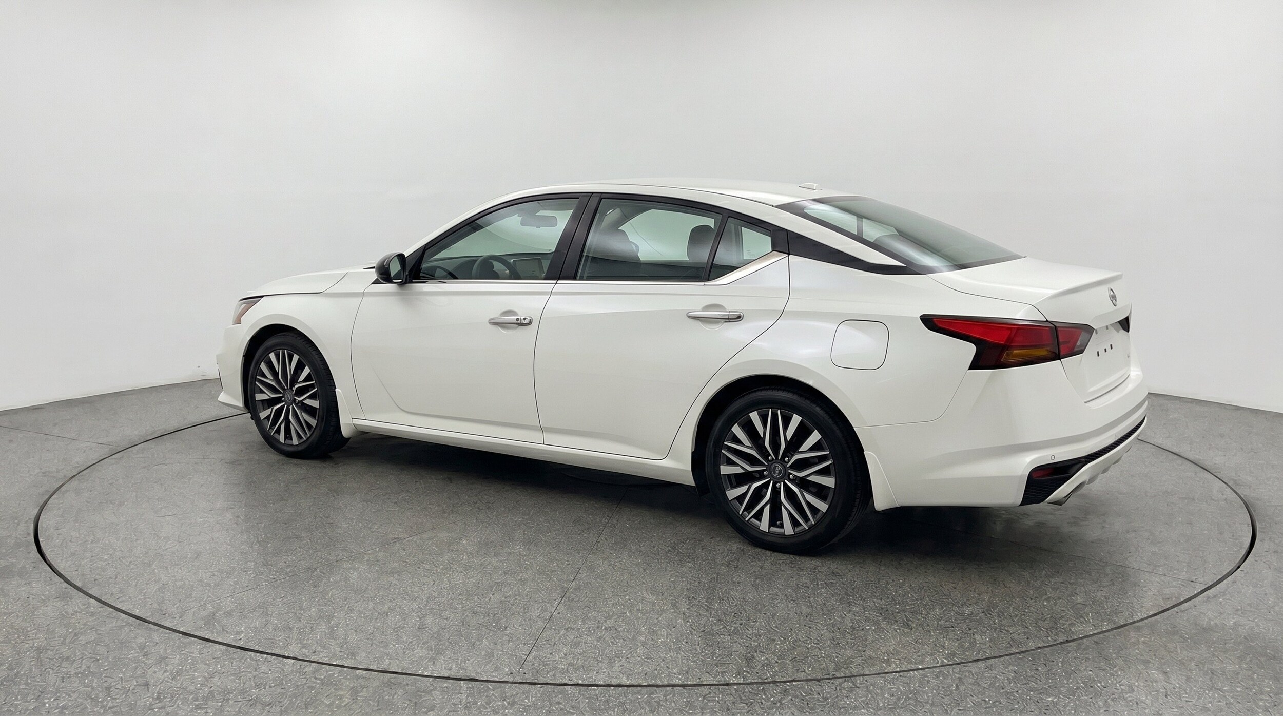 Thumbnail: 2025 Nissan Altima - 6