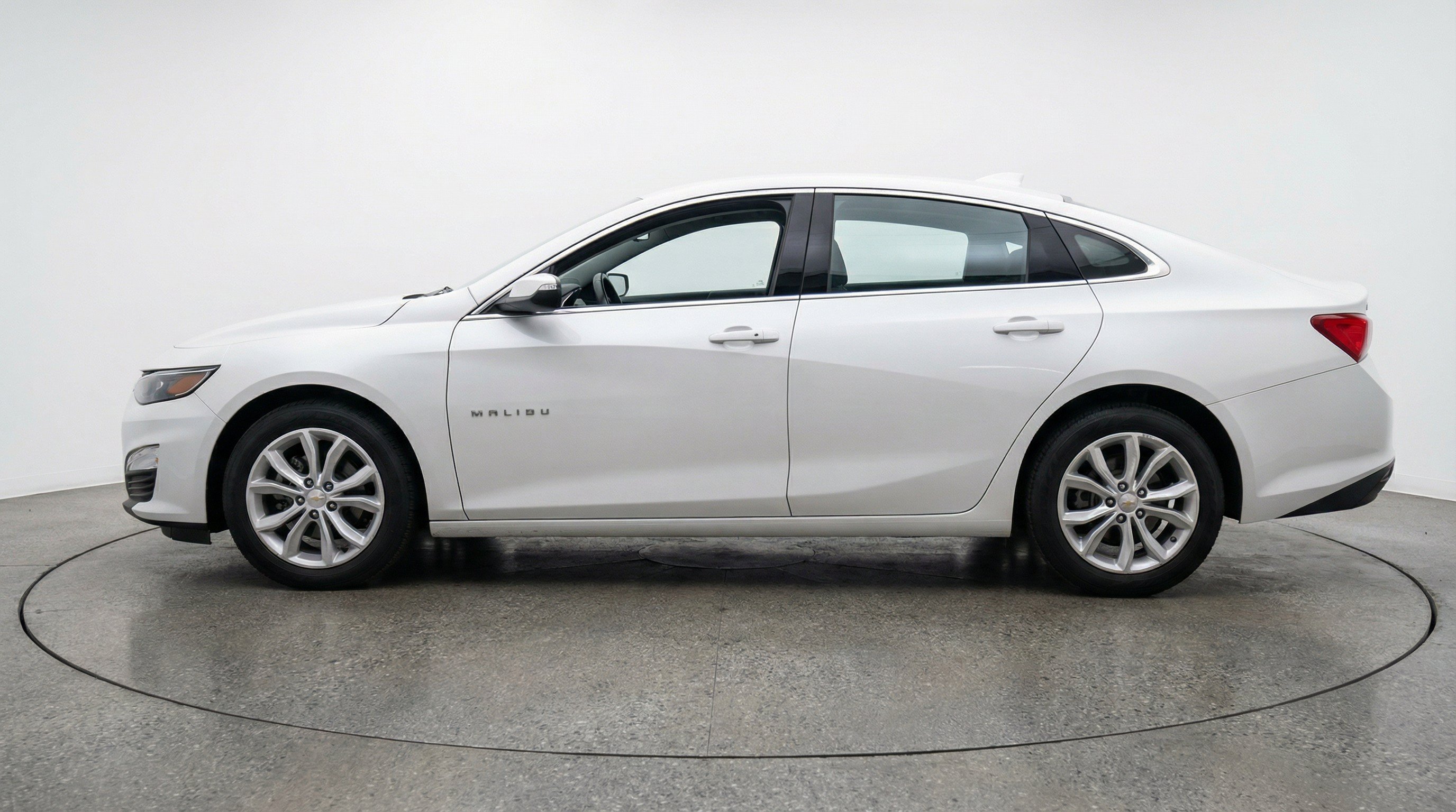 Thumbnail: 2024 Chevrolet Malibu - 5