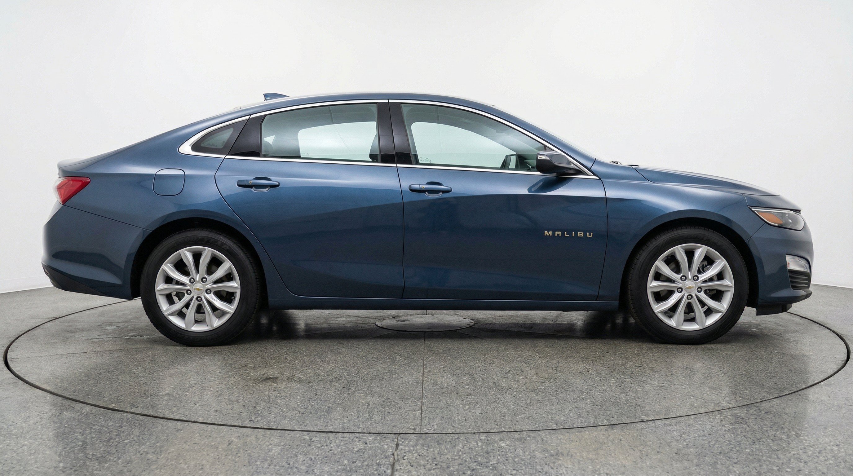 Thumbnail: 2024 Chevrolet Malibu - 11