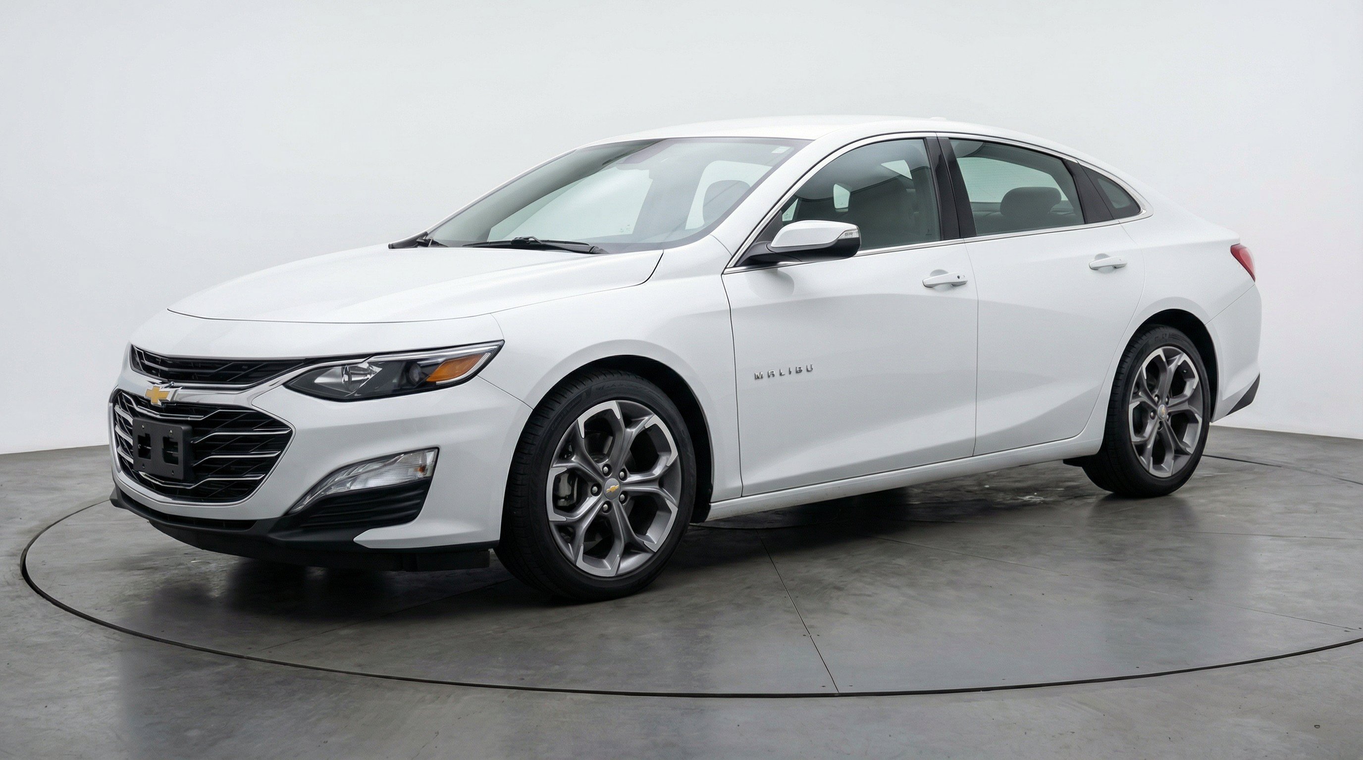 Thumbnail: 2024 Chevrolet Malibu - 3