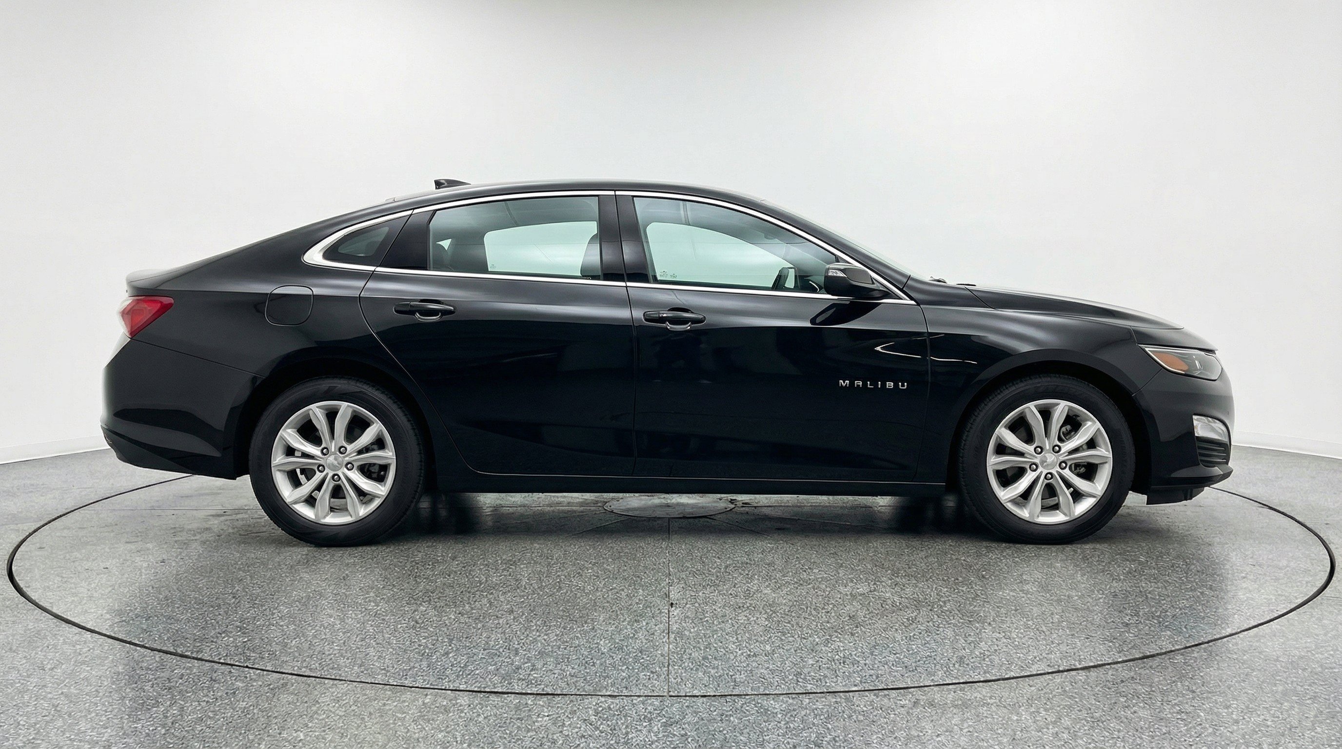Thumbnail: 2024 Chevrolet Malibu - 10
