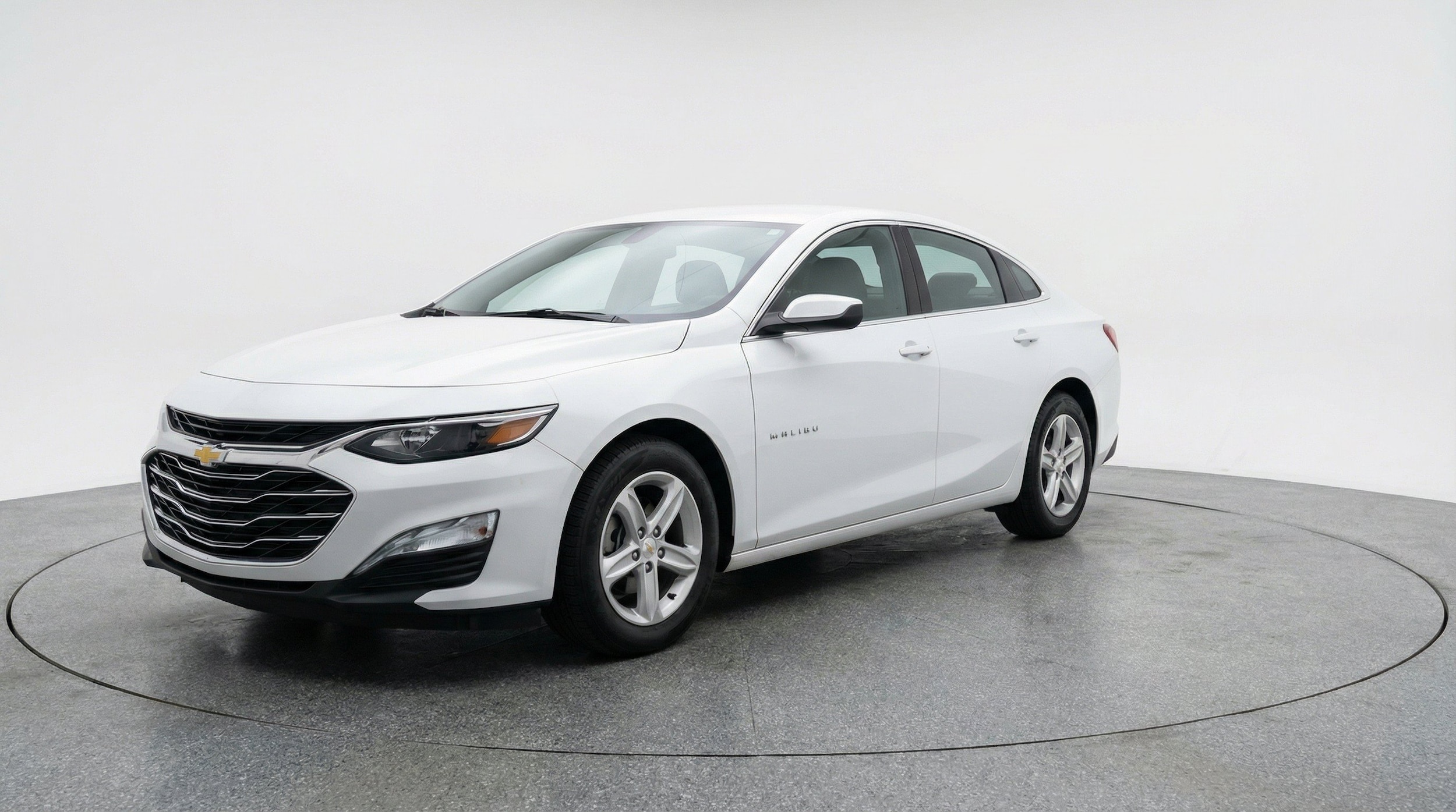 Thumbnail: 2024 Chevrolet Malibu - 3