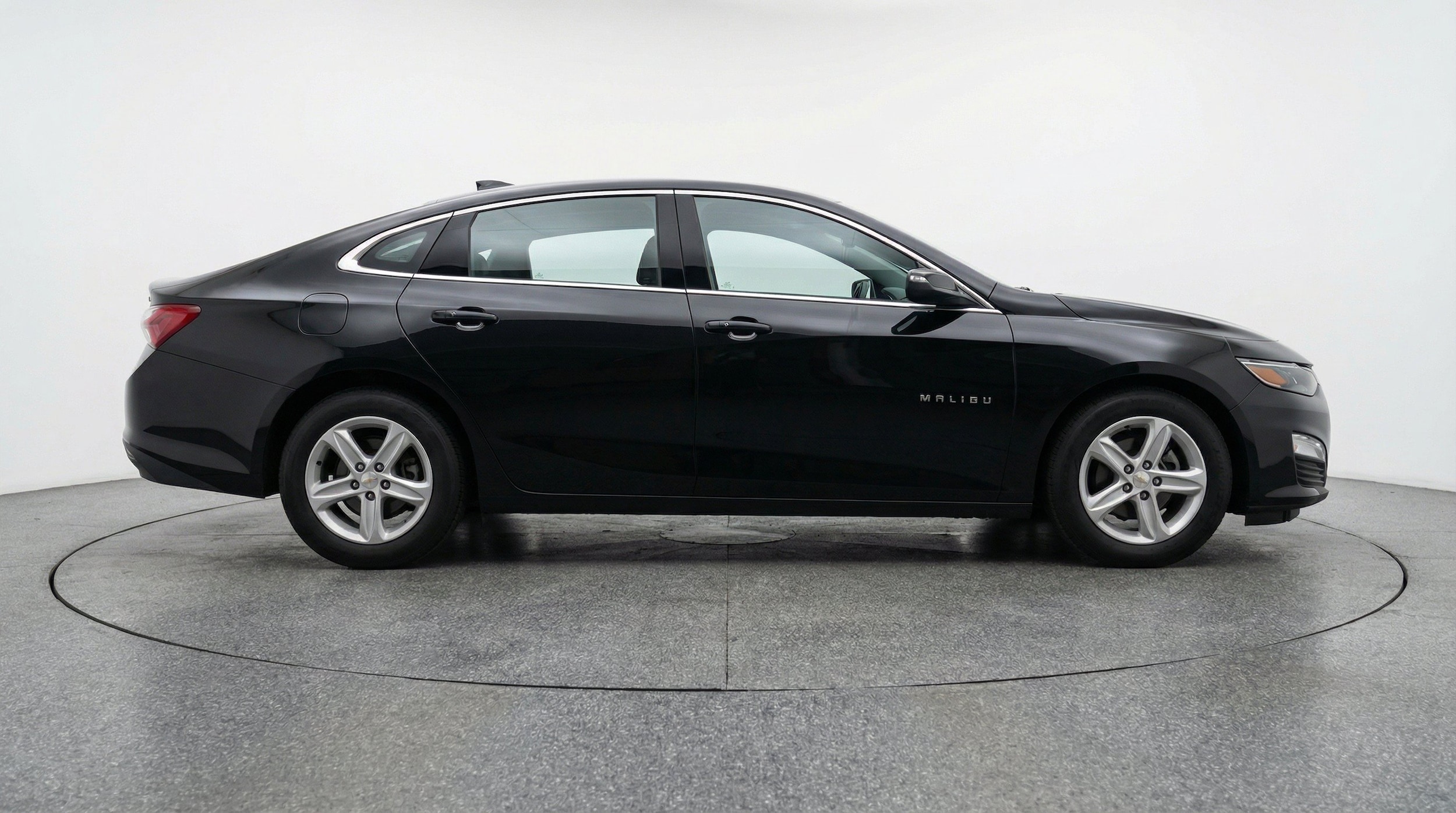 Thumbnail: 2024 Chevrolet Malibu - 10