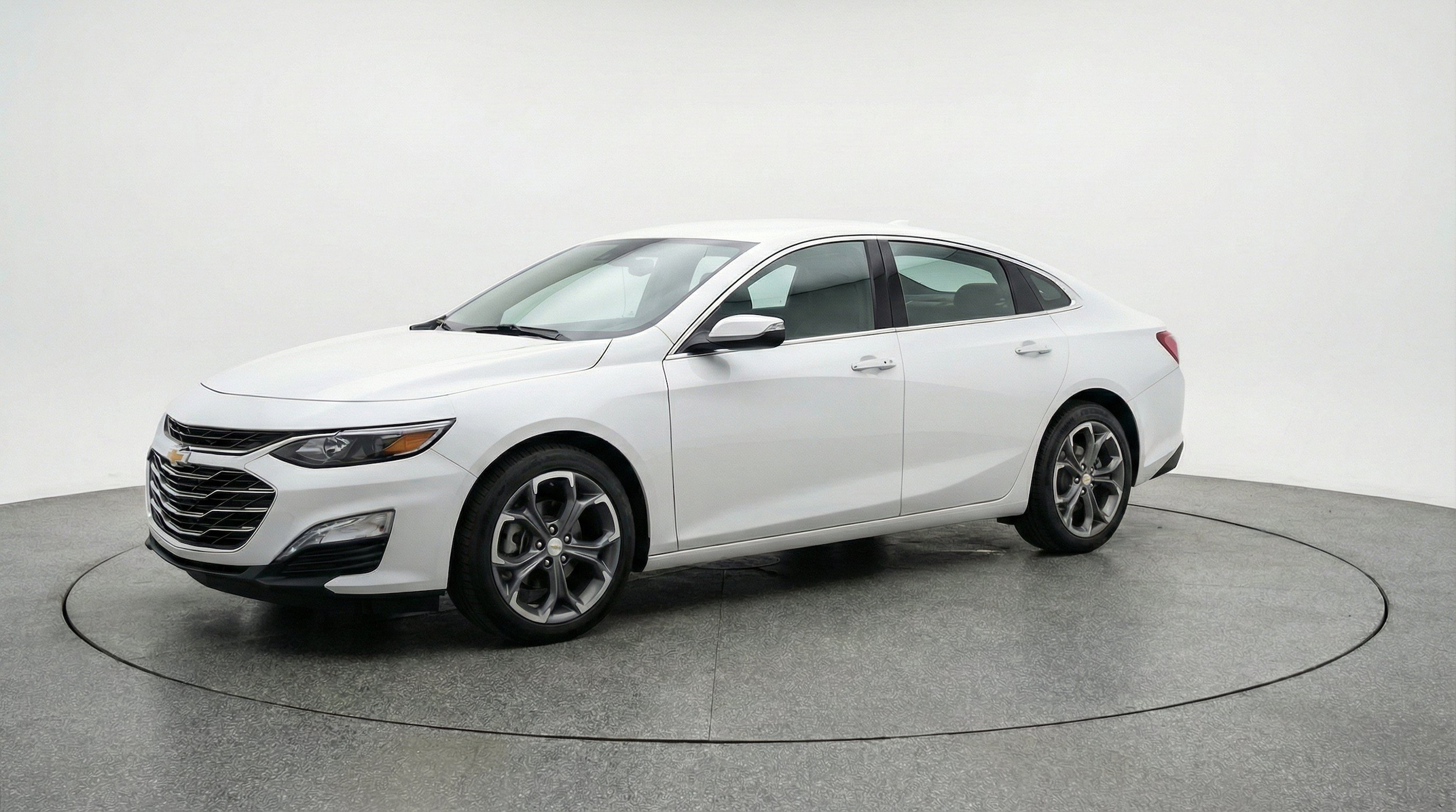 Thumbnail: 2024 Chevrolet Malibu - 3
