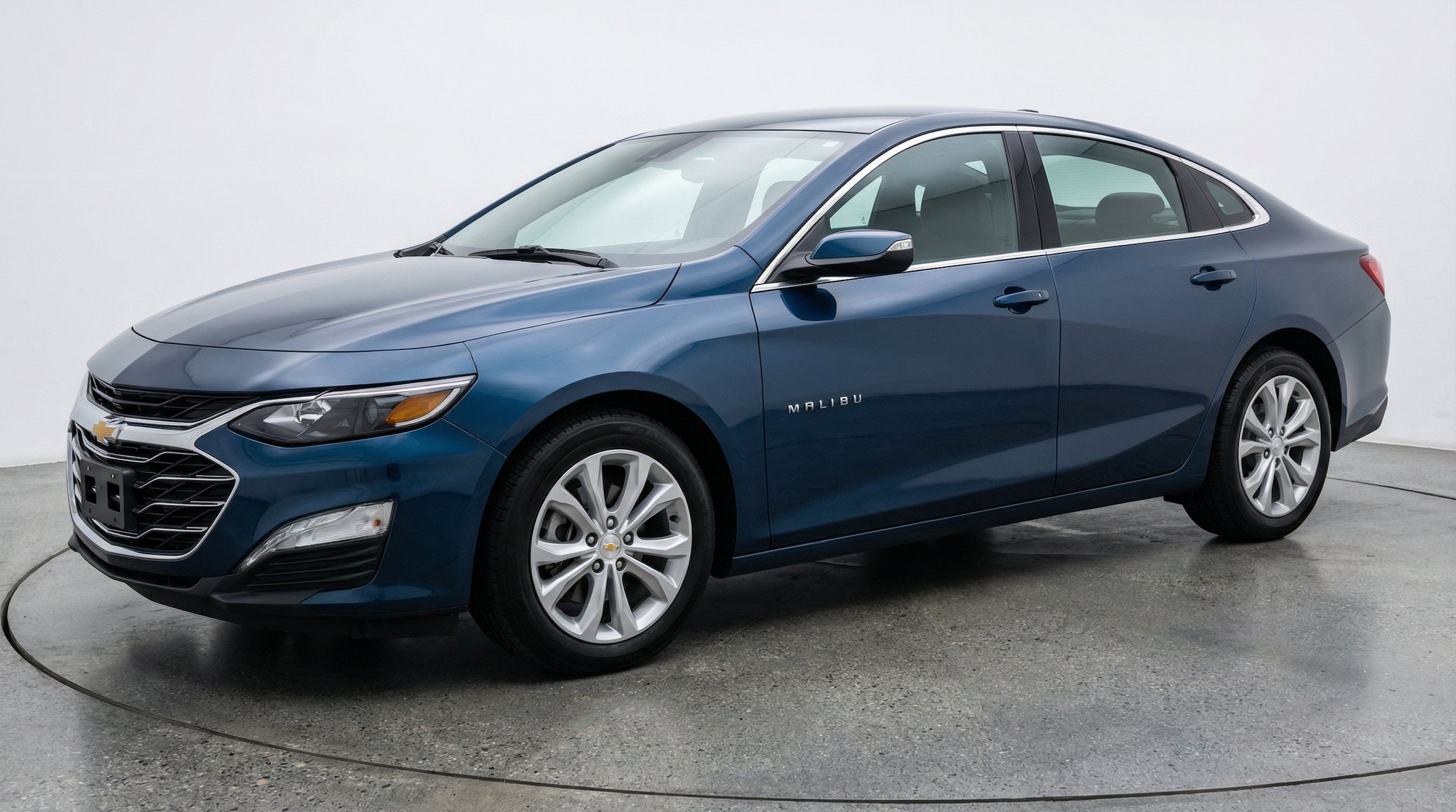 Thumbnail: 2024 Chevrolet Malibu - 3