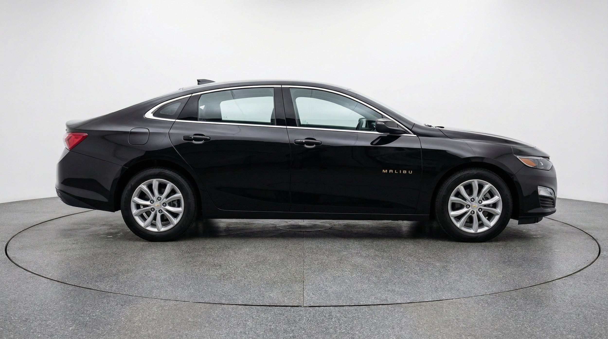 Thumbnail: 2024 Chevrolet Malibu - 10