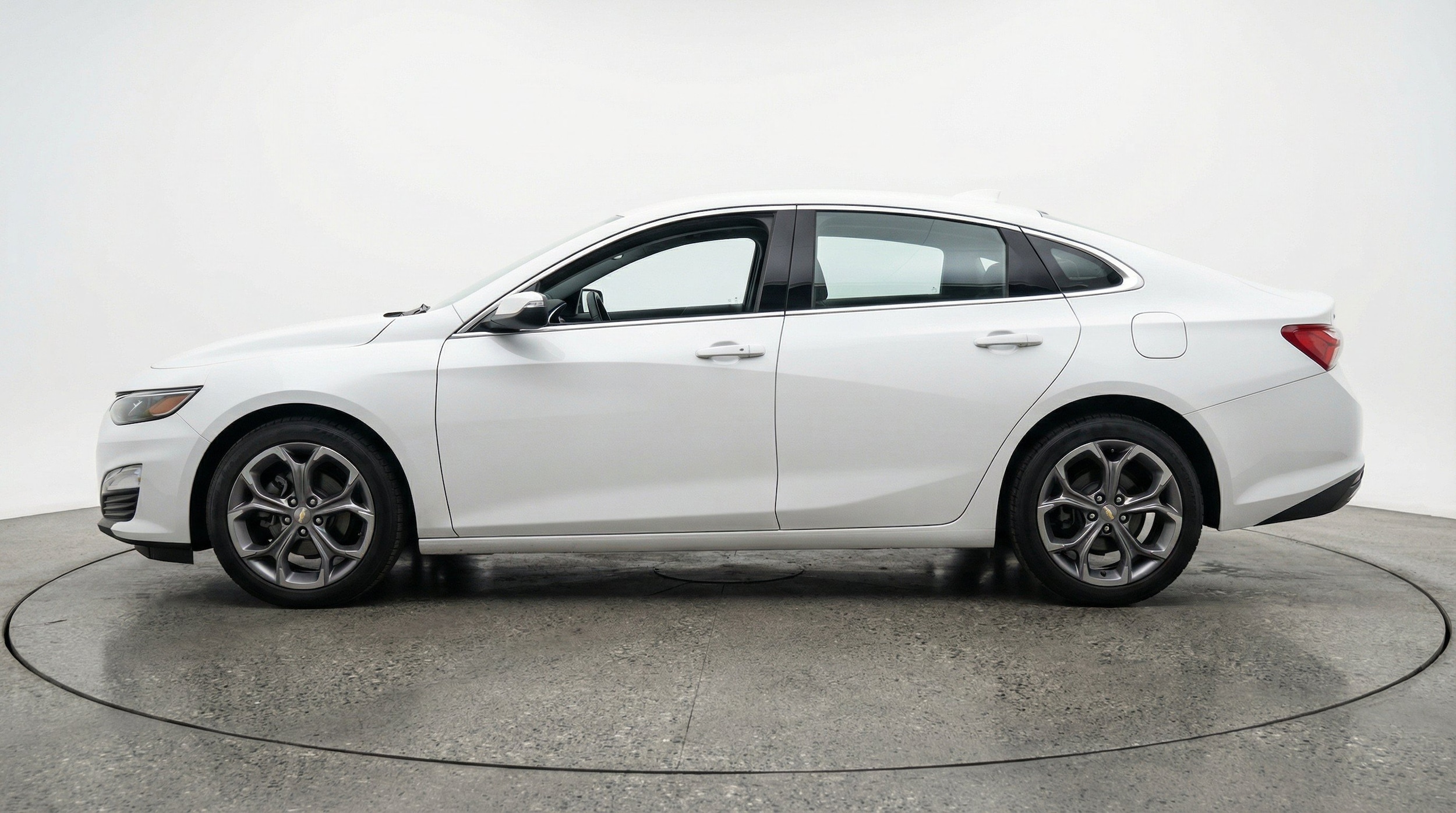 Thumbnail: 2024 Chevrolet Malibu - 5