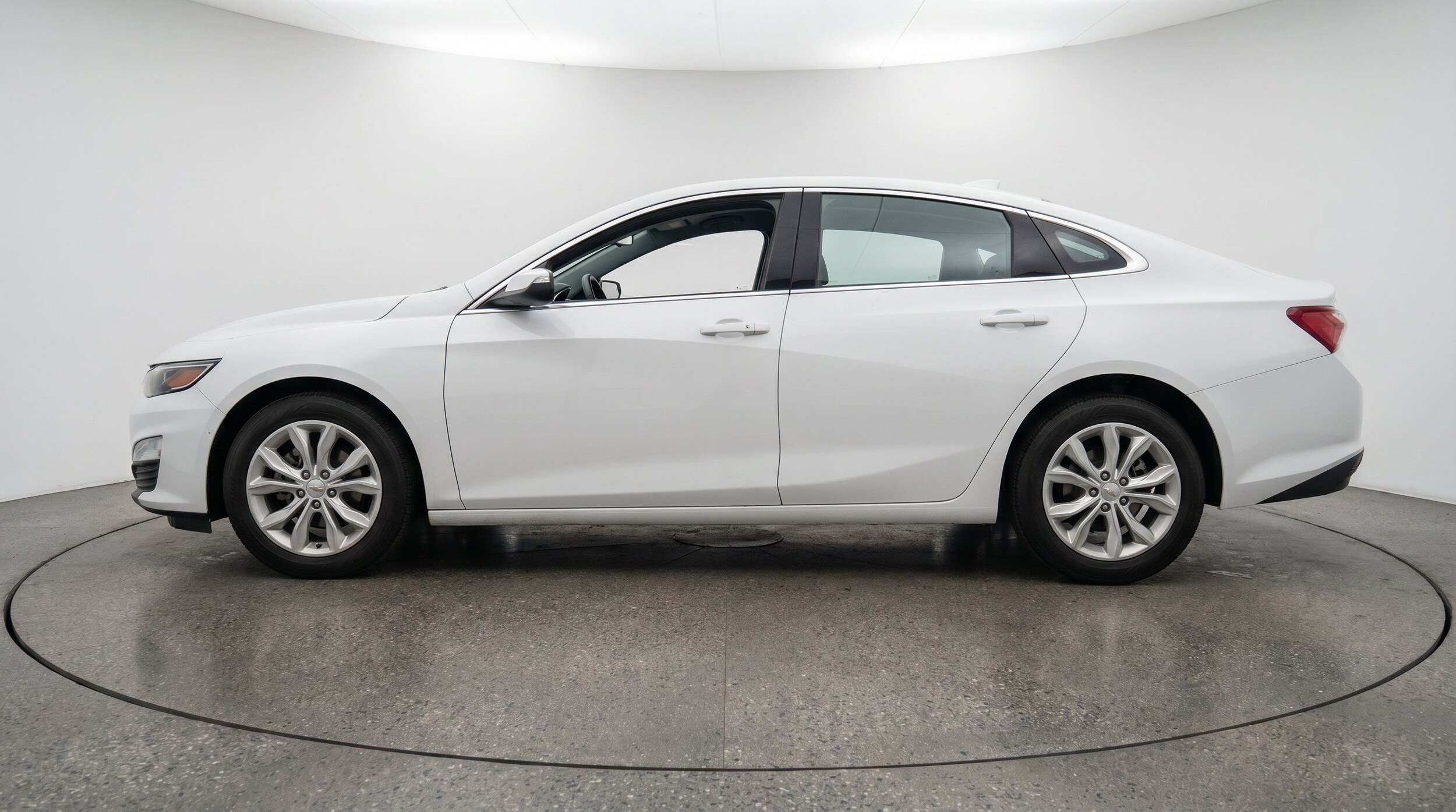 Thumbnail: 2024 Chevrolet Malibu - 5