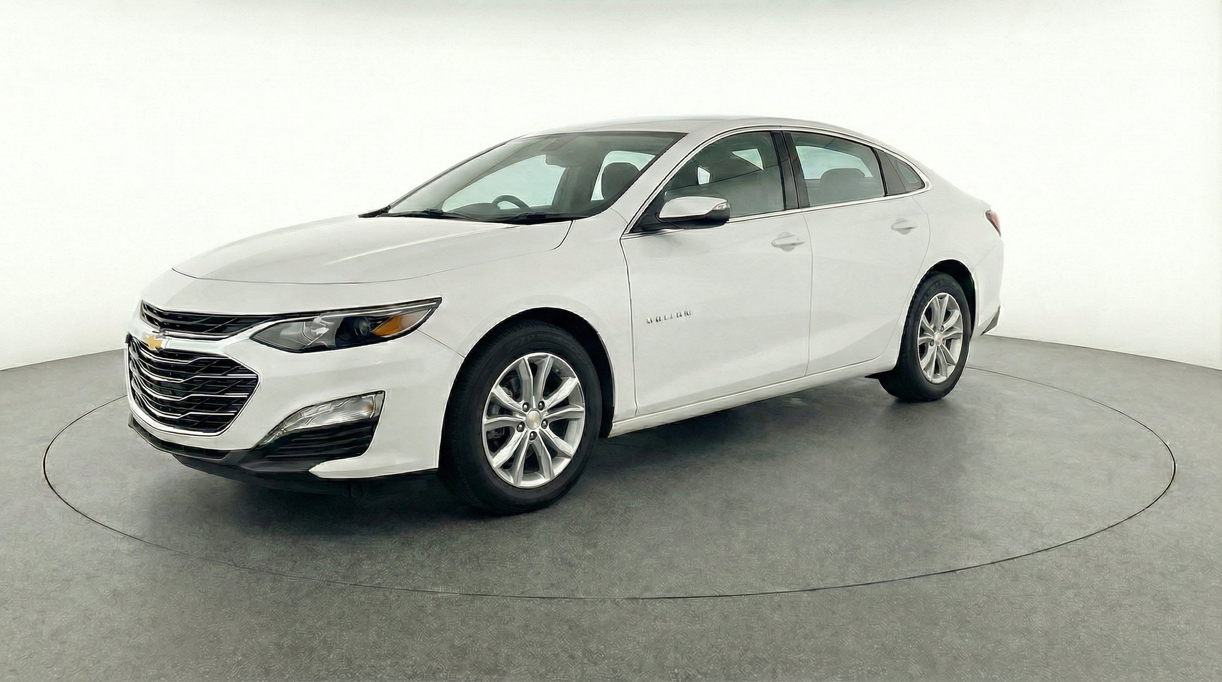 Thumbnail: 2024 Chevrolet Malibu - 3