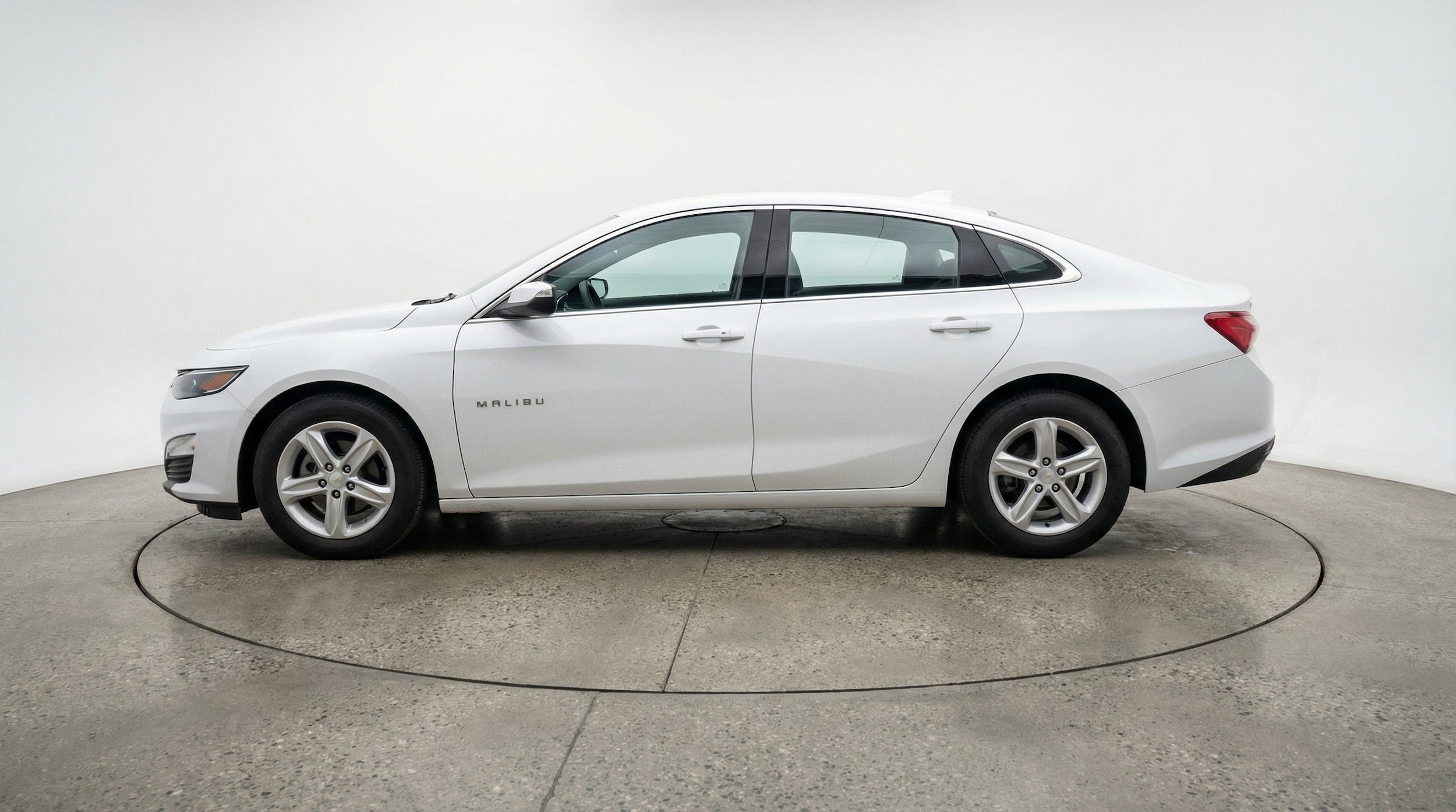 Thumbnail: 2024 Chevrolet Malibu - 5