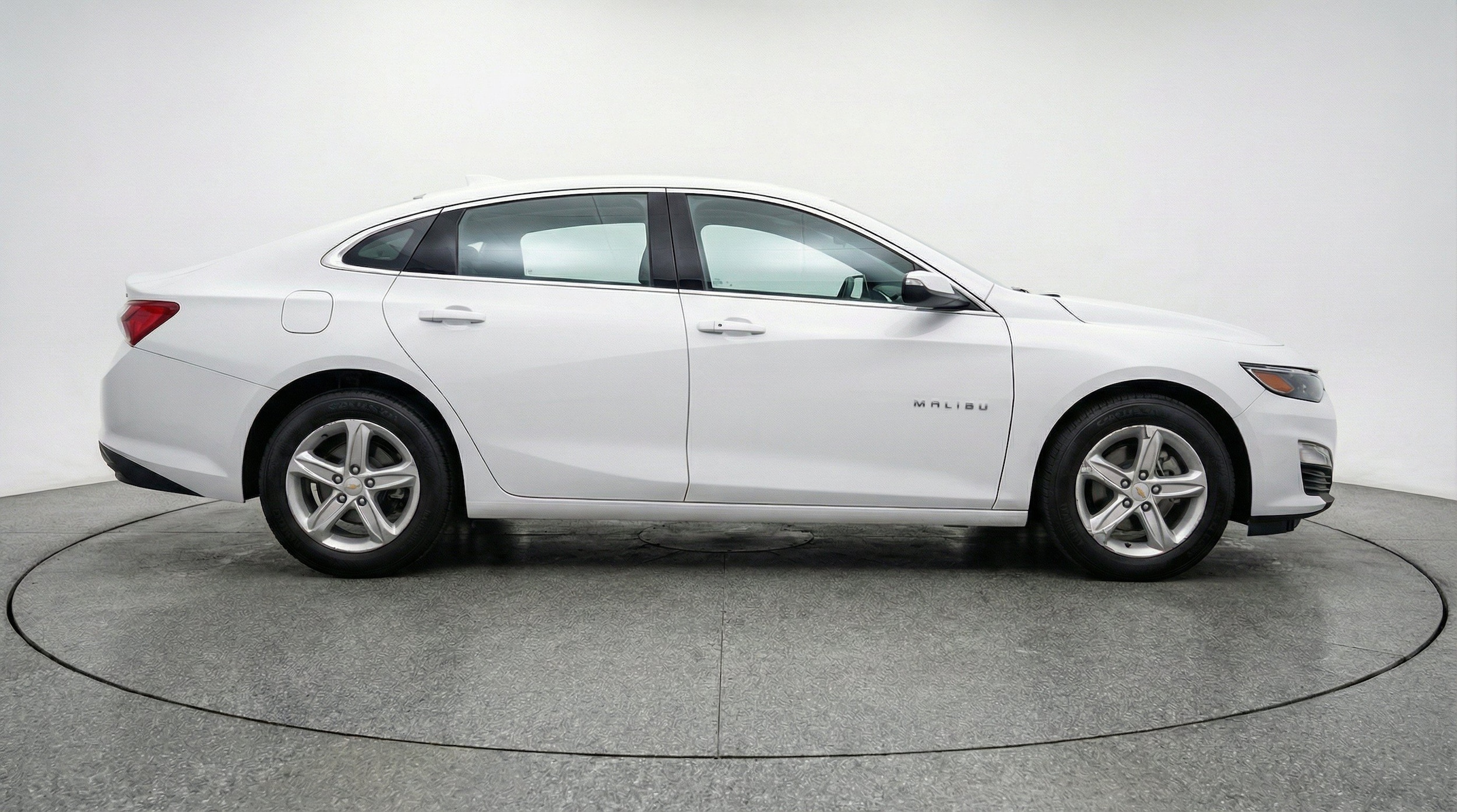 Thumbnail: 2024 Chevrolet Malibu - 11