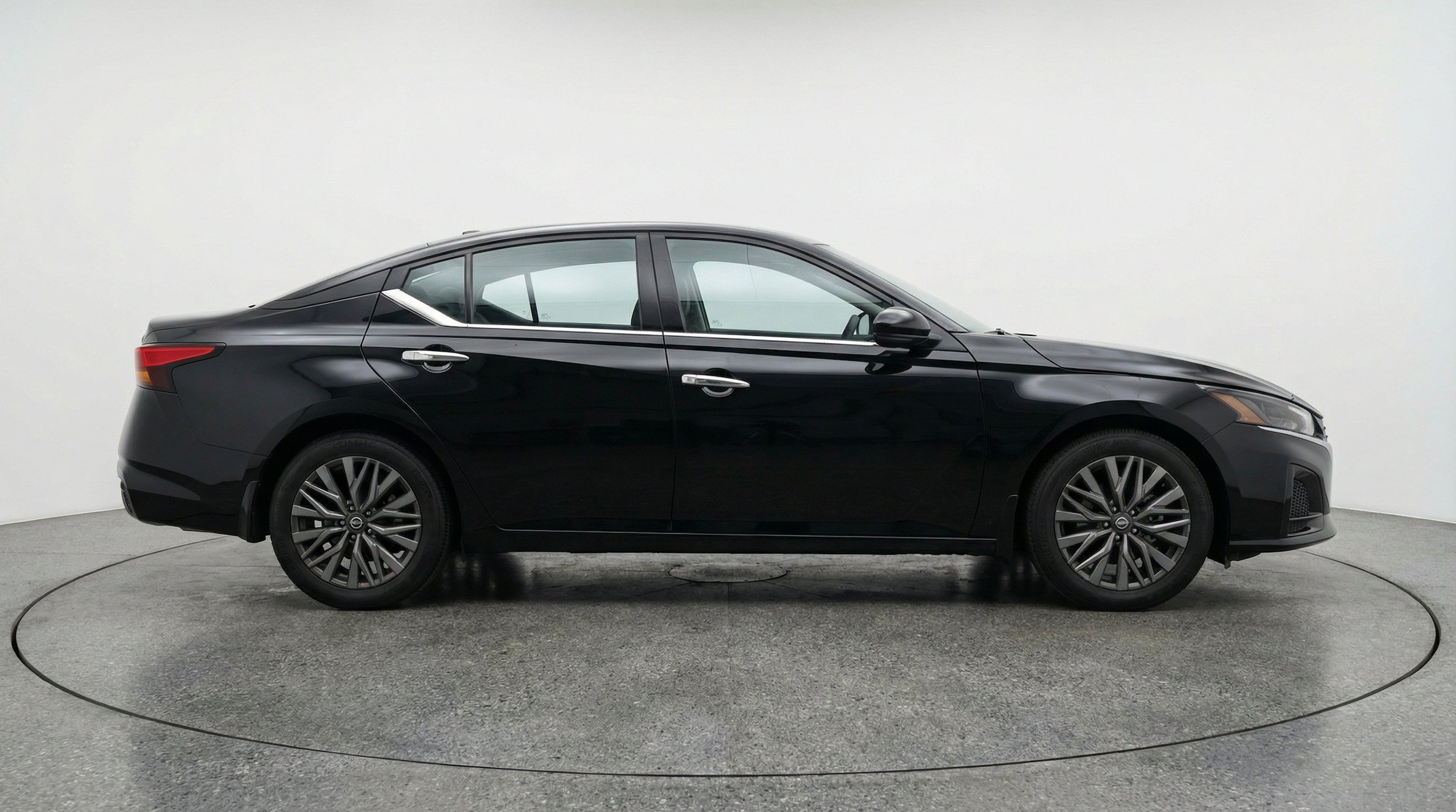 Thumbnail: 2025 Nissan Altima - 10