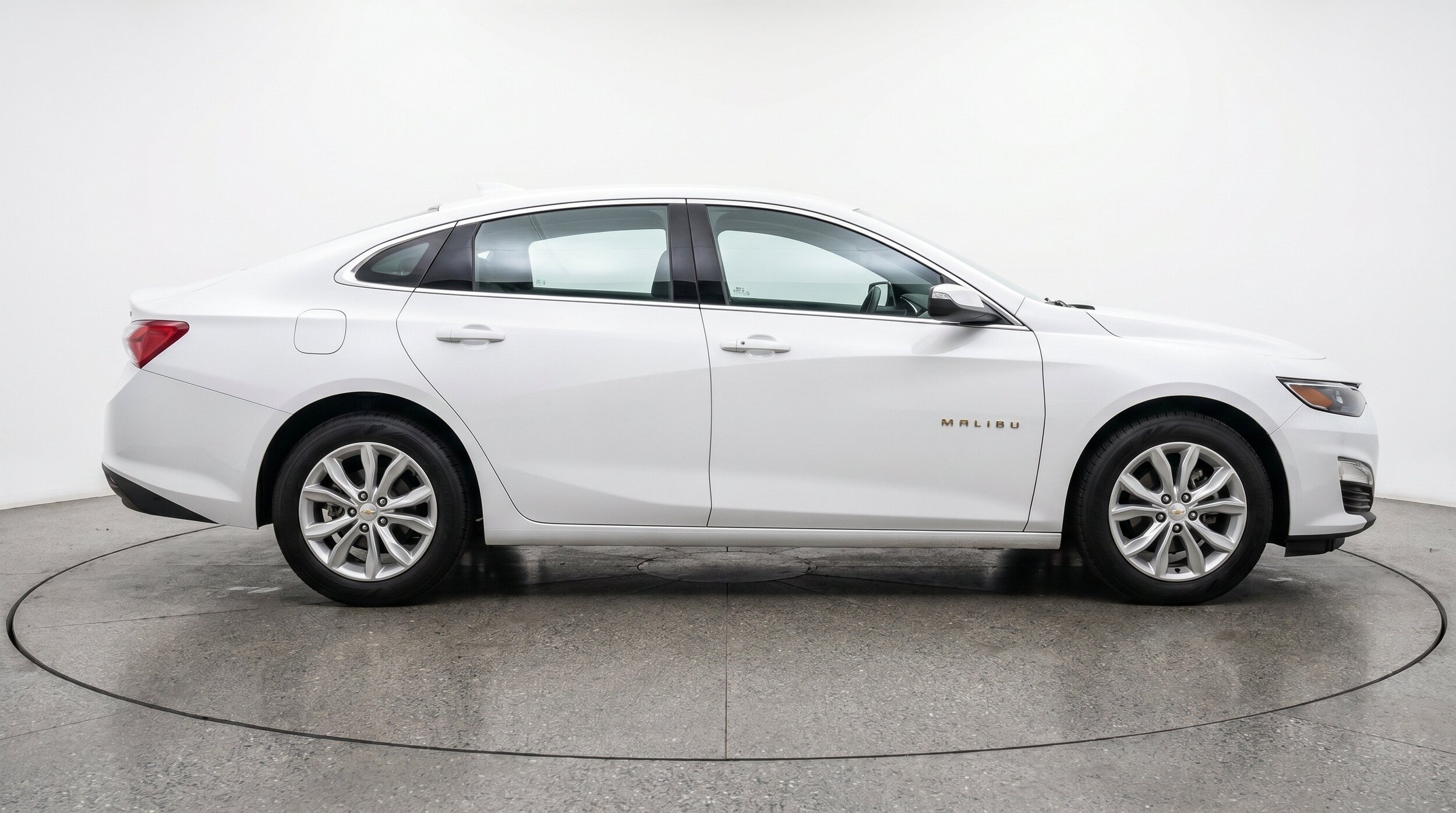 Thumbnail: 2024 Chevrolet Malibu - 11