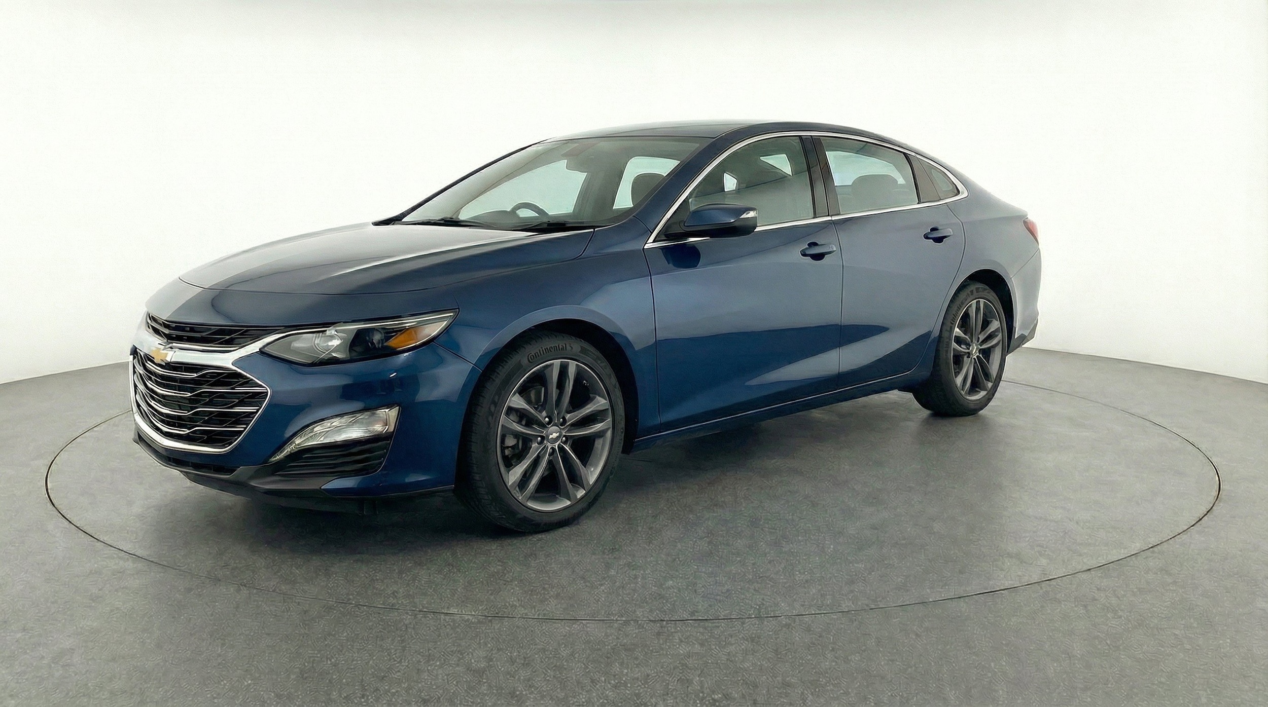 Thumbnail: 2024 Chevrolet Malibu - 3