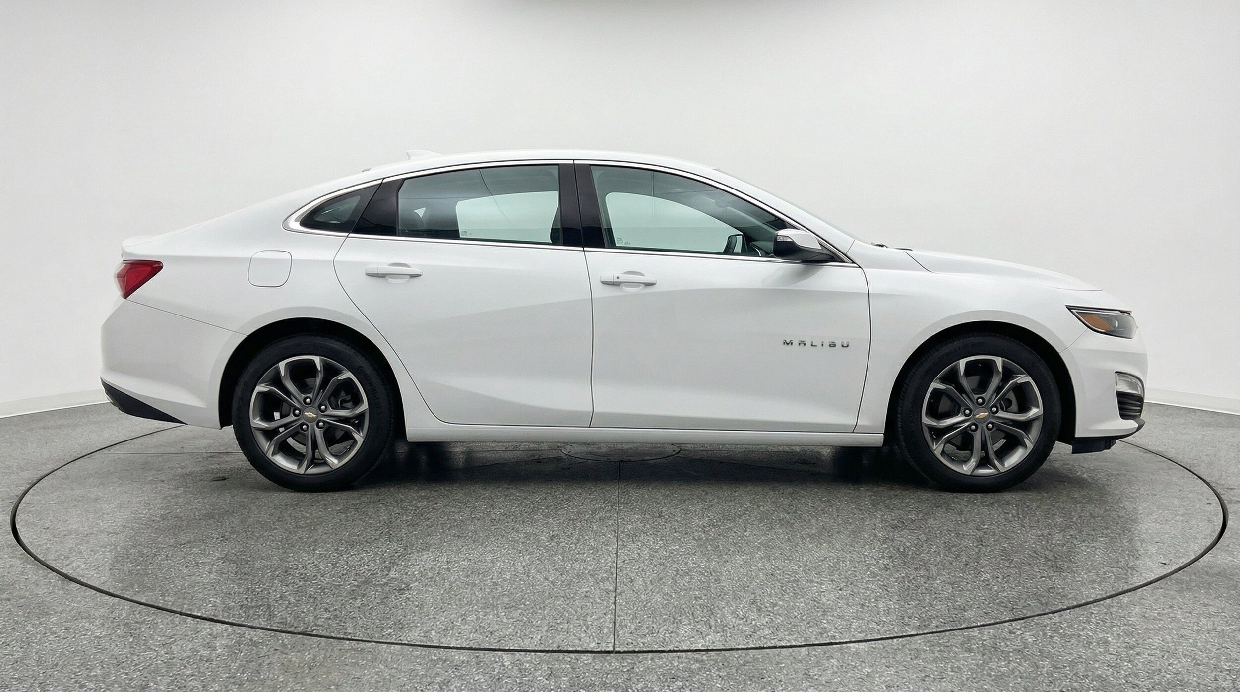 Thumbnail: 2024 Chevrolet Malibu - 10