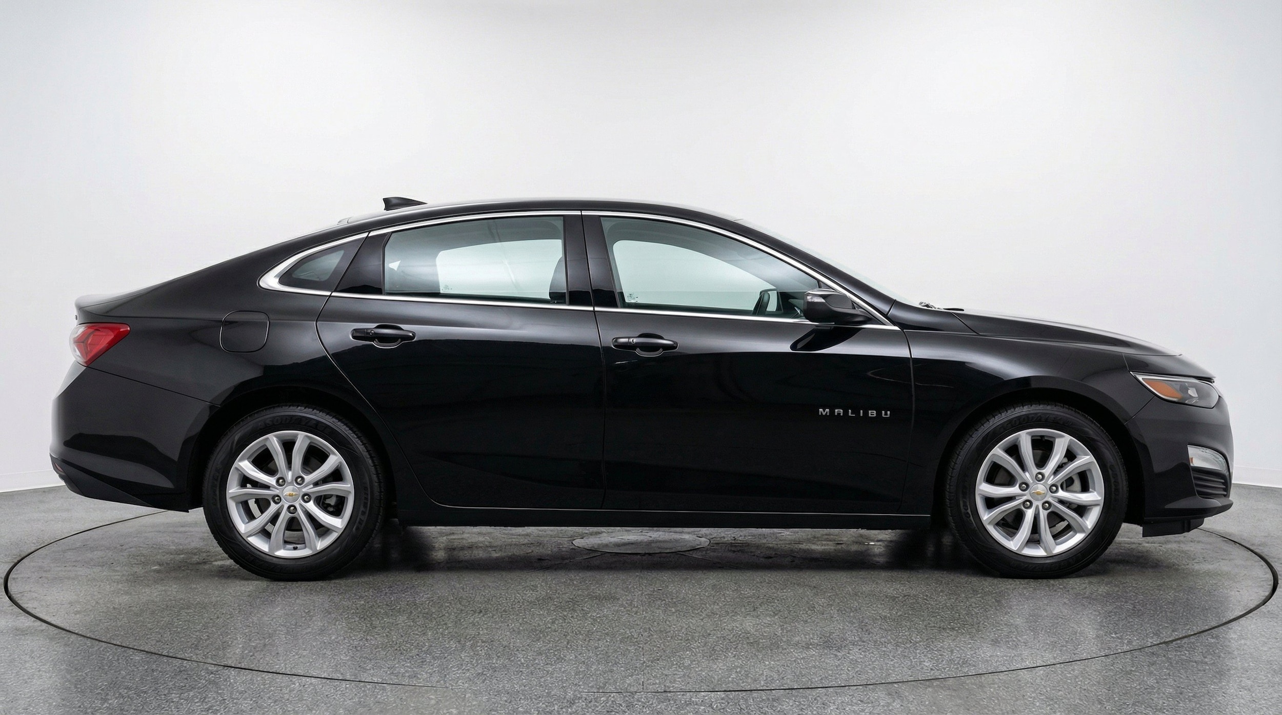 Thumbnail: 2024 Chevrolet Malibu - 10