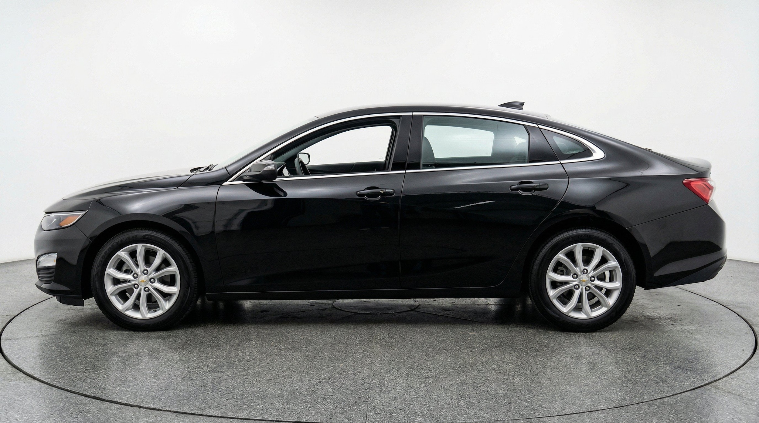 Thumbnail: 2024 Chevrolet Malibu - 5