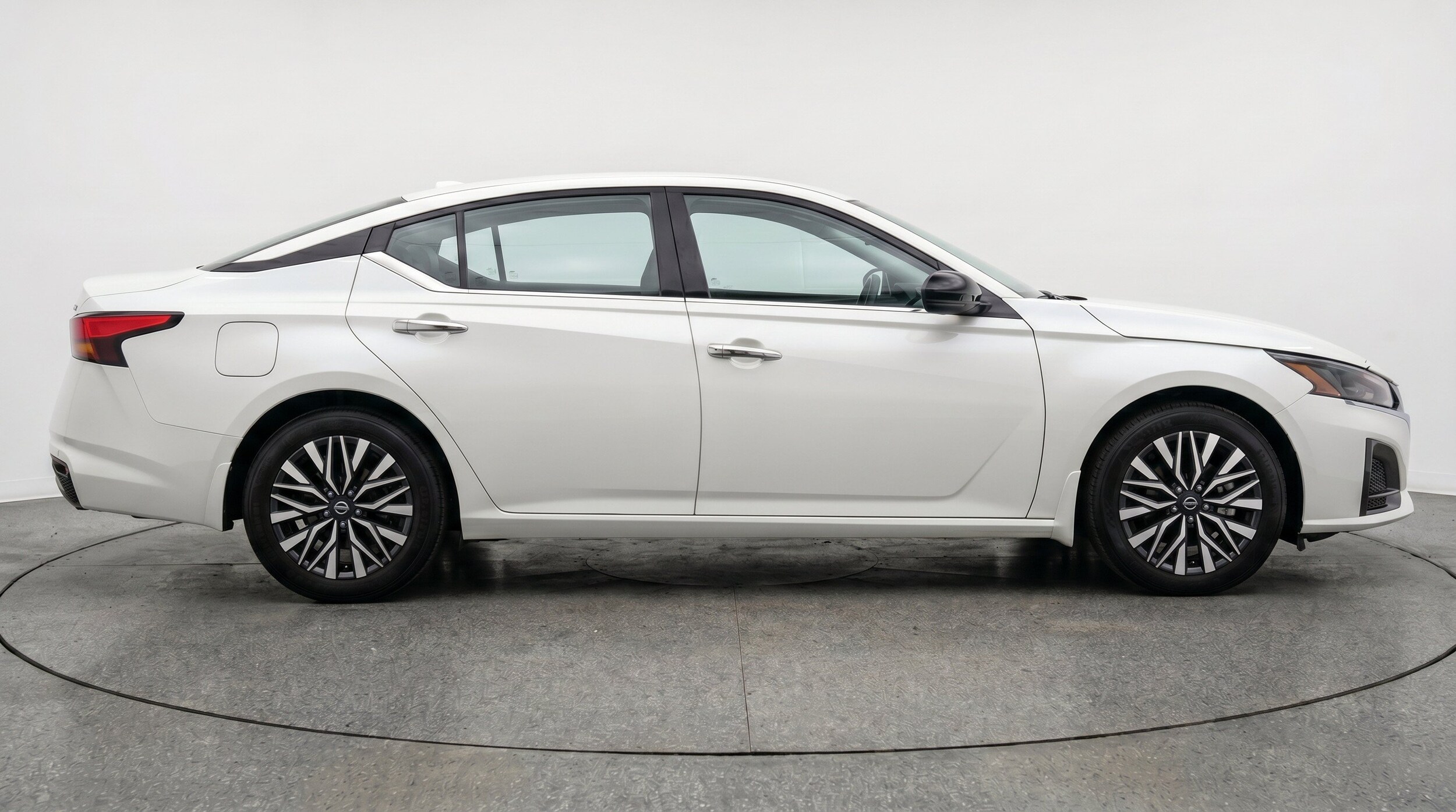 Thumbnail: 2025 Nissan Altima - 10