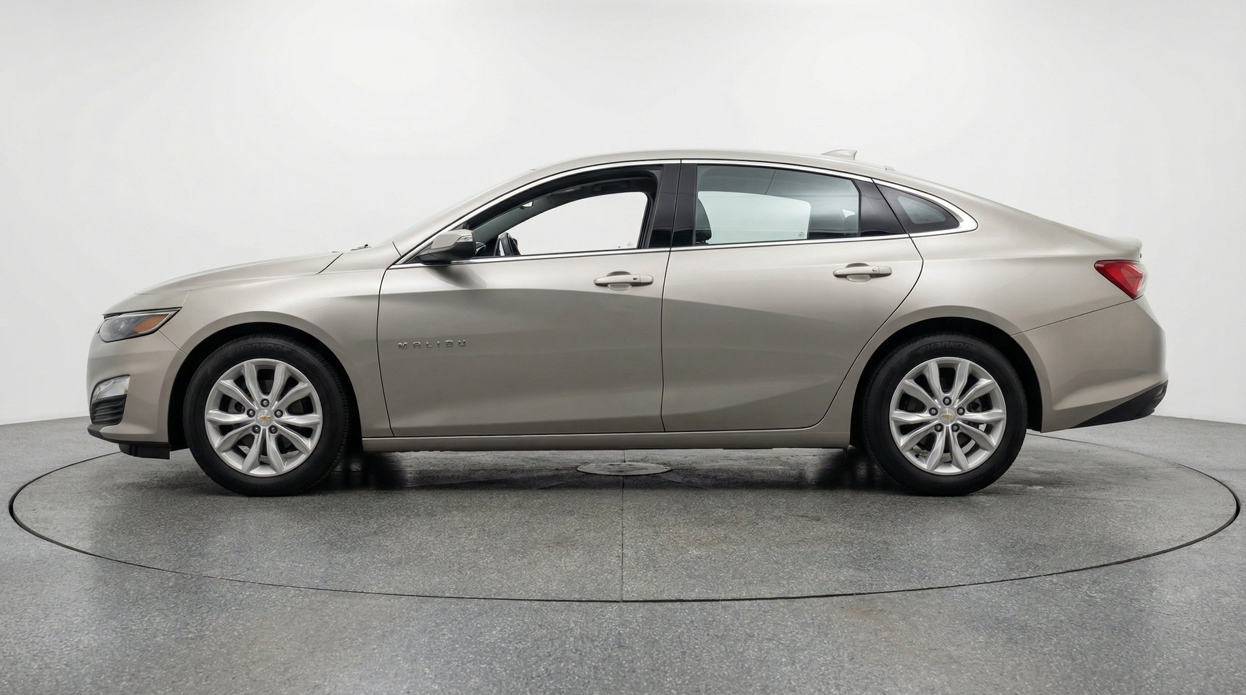 Thumbnail: 2024 Chevrolet Malibu - 5