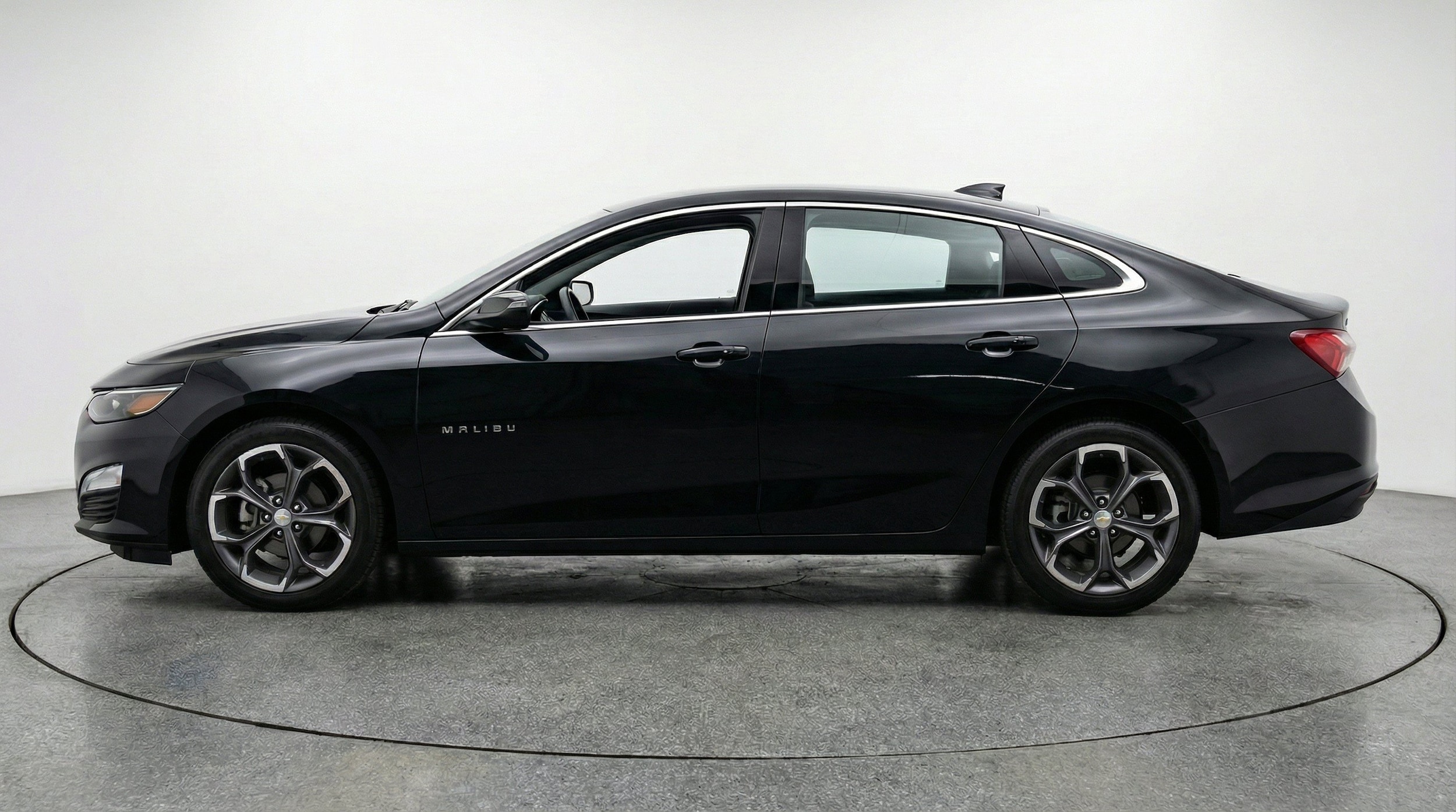 Thumbnail: 2024 Chevrolet Malibu - 5