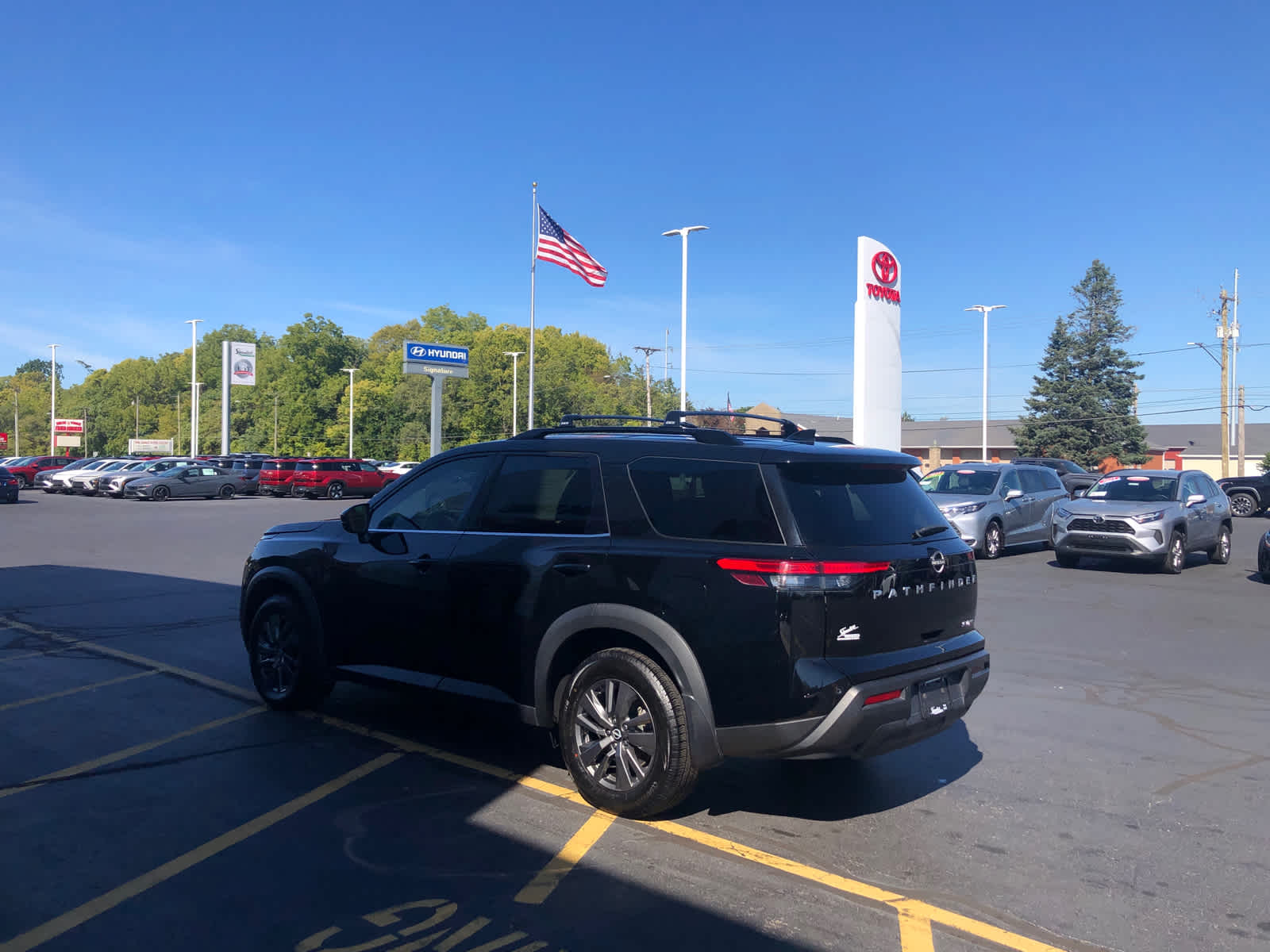 Used 2022 Nissan Pathfinder SV 4WD