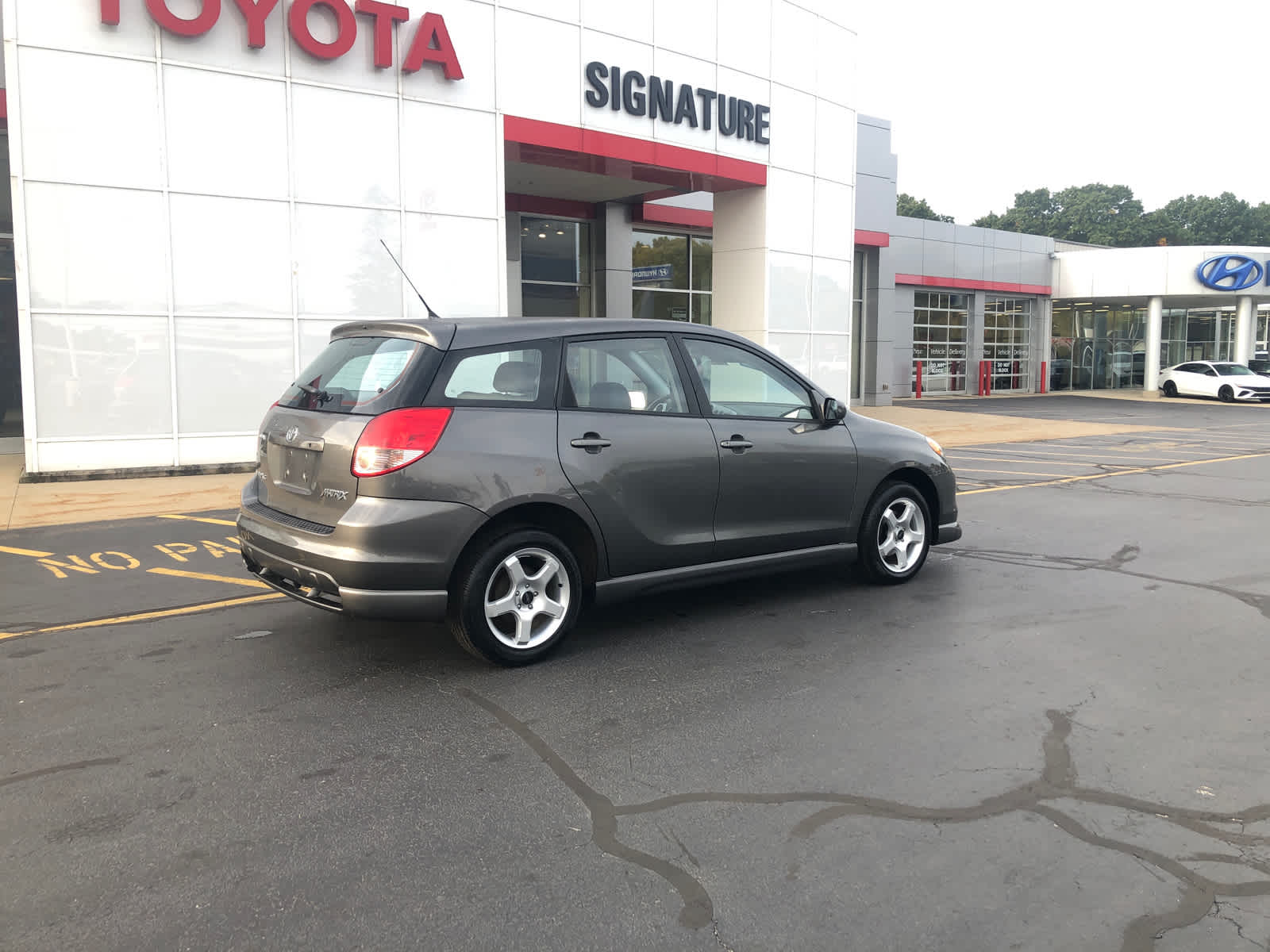Used 2004 Toyota Matrix Base with VIN 2T1LR32E04C210994 for sale in Benton Harbor, MI
